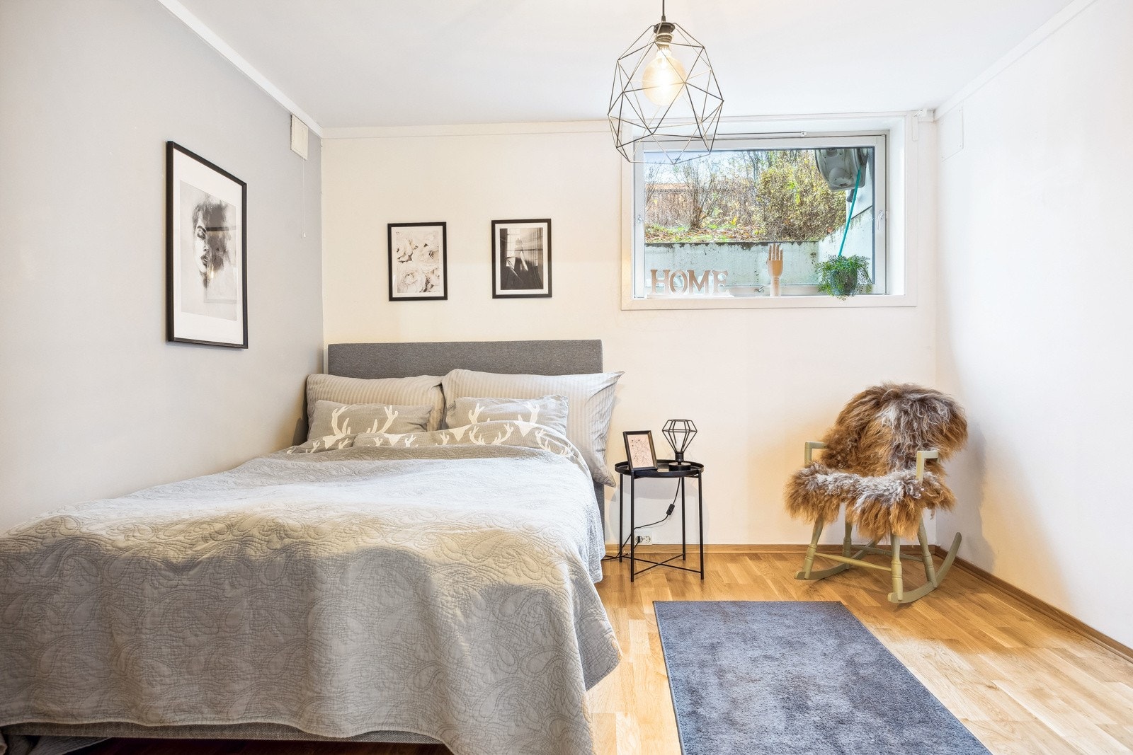 Kjelleretasjen rommer det tredje soverommet på hele 11,5 kvm. Galleribilde