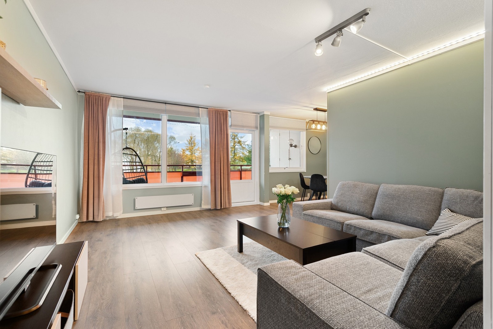 EiendomsMegler 1 ved Fredrik Nygård Flønes har gleden av å presentere Saupstadringem 23 B! Galleribilde