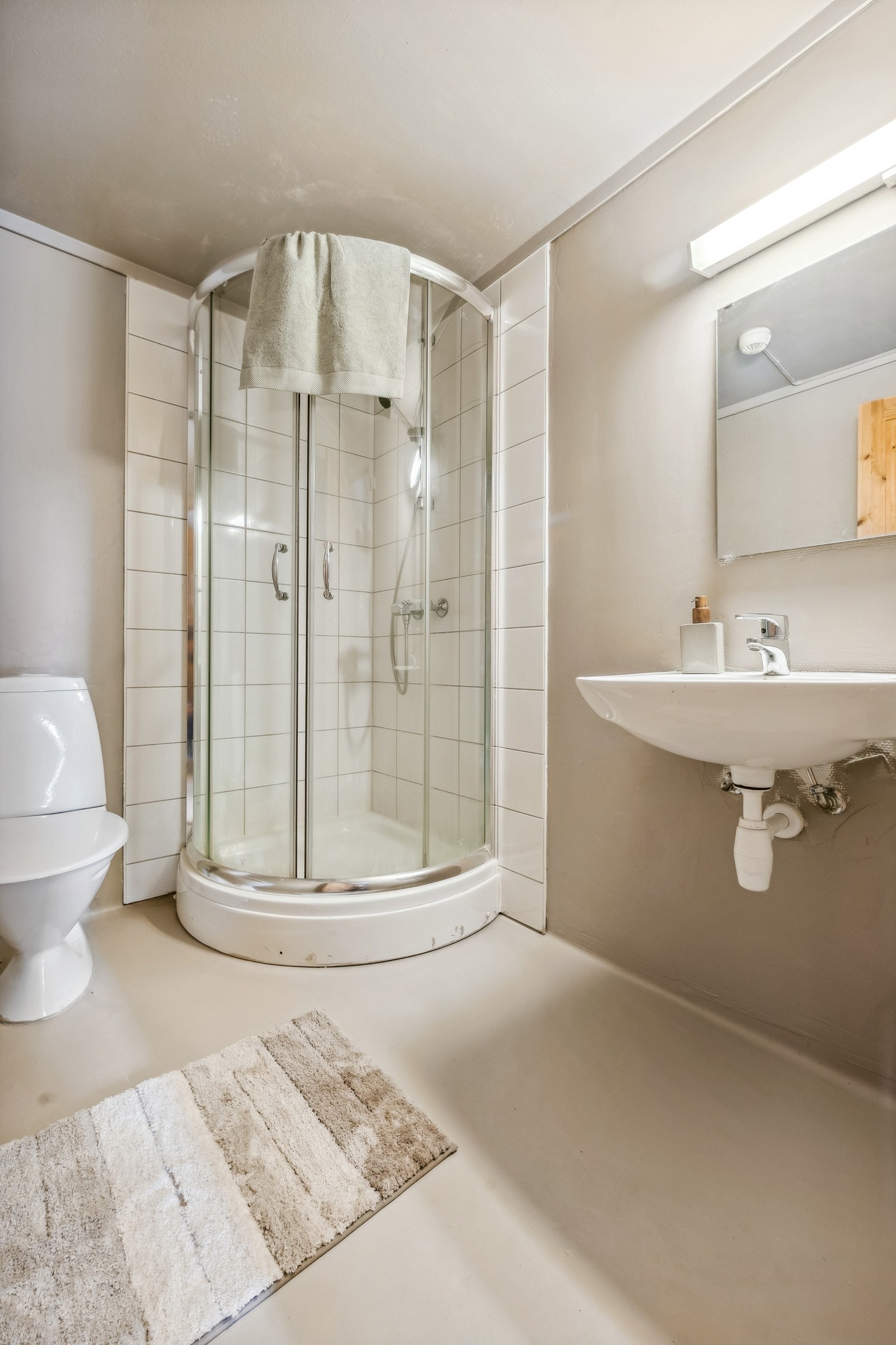 Badet måler ca 3,5 kvm. Galleribilde