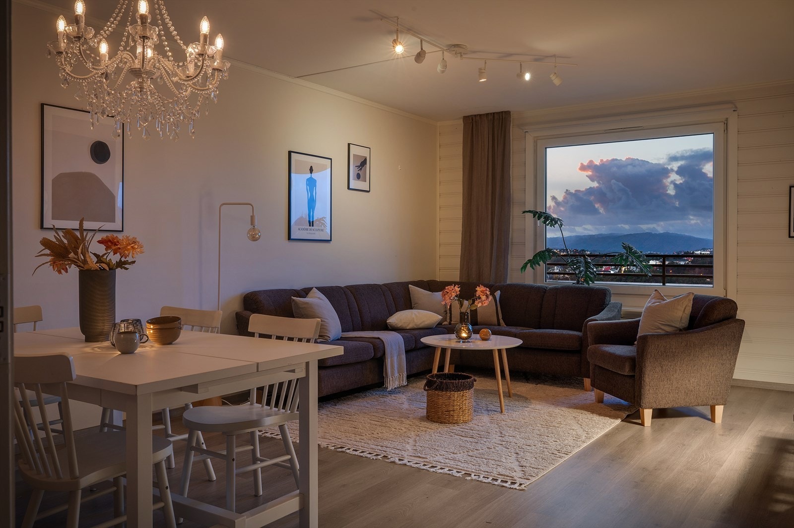 - Stuen måler 23,9m² - Galleribilde