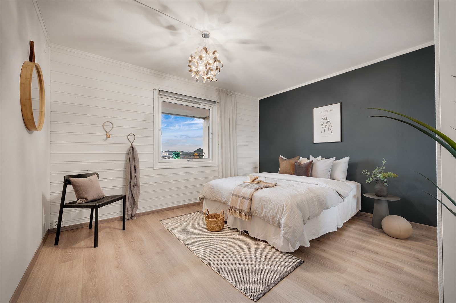 - Leiligheten har 2 soverom av god størrelse, strategisk plassert i ulike deler av leiligheten - Galleribilde