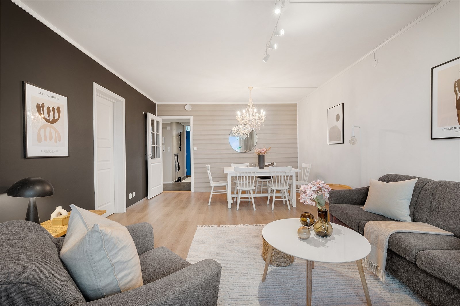 - Leiligheten har balansert ventilasjon, noe som sørger for bedre luftkvalitet, innemiljø og energieffektivitet - Galleribilde