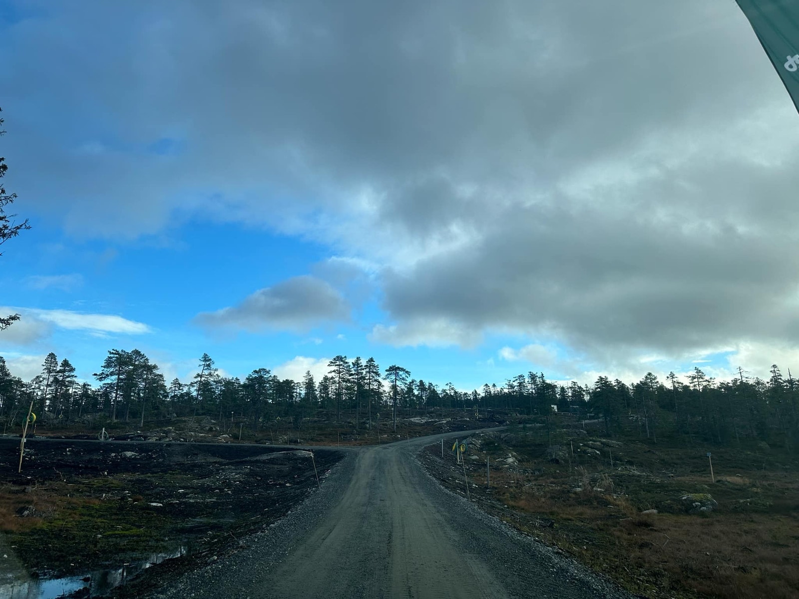 Velkommen til visning på dette nye hyttefeltet på Lygna. Infrastruktur og veier er laget så det er bare å kjøre opp i feltet.
Tomtenummer og tomtepriser ligger på https://www.hyttetomterlygna.no/ Galleribilde