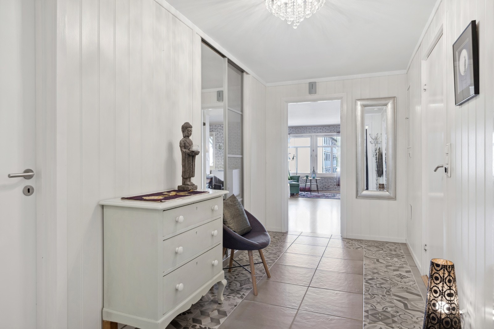 Det er tilliggende bod med ekstra lagringsplass. Galleribilde