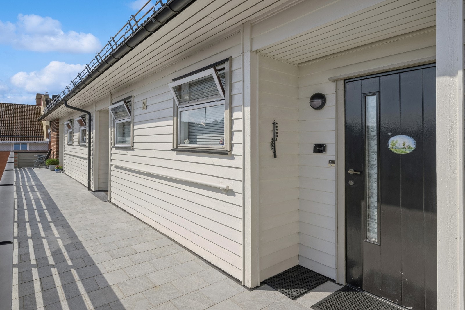 Leiligheten har eget inngangsparti i 3. etasje. Galleribilde