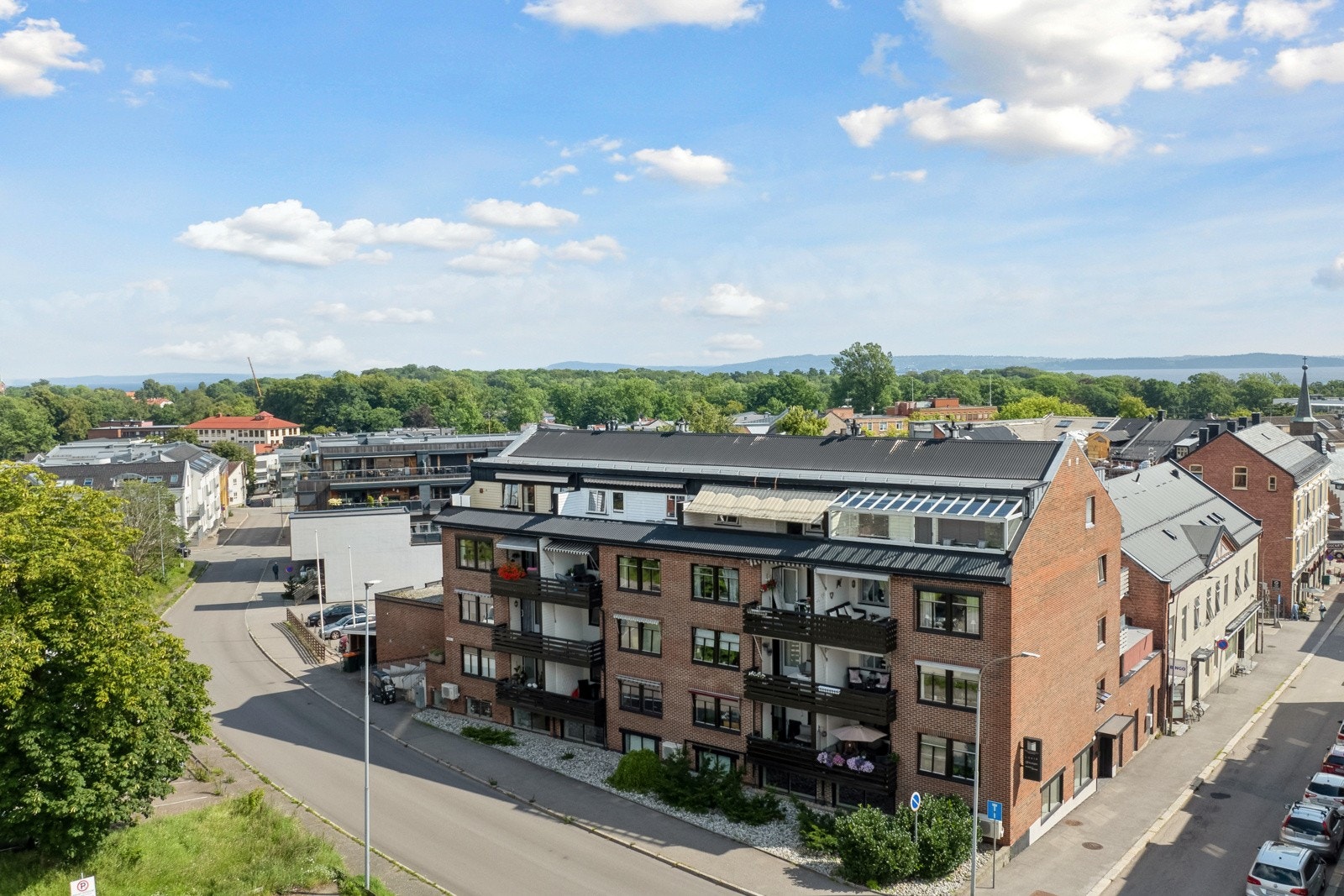 Leiligheten har sentral beliggenhet i Horten sentrum, med kort gangavstand til alle serviceformål. Galleribilde