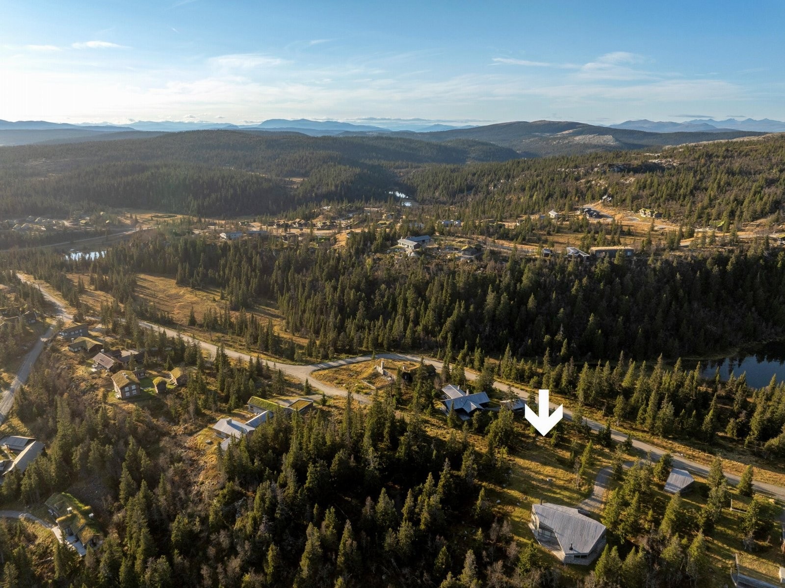 PrivatMegleren Lillehammer v/ Stig Svartor har gleden av å presentere denne fritdstomten med flott beliggenhet på Kvitfjell Vest. Galleribilde
