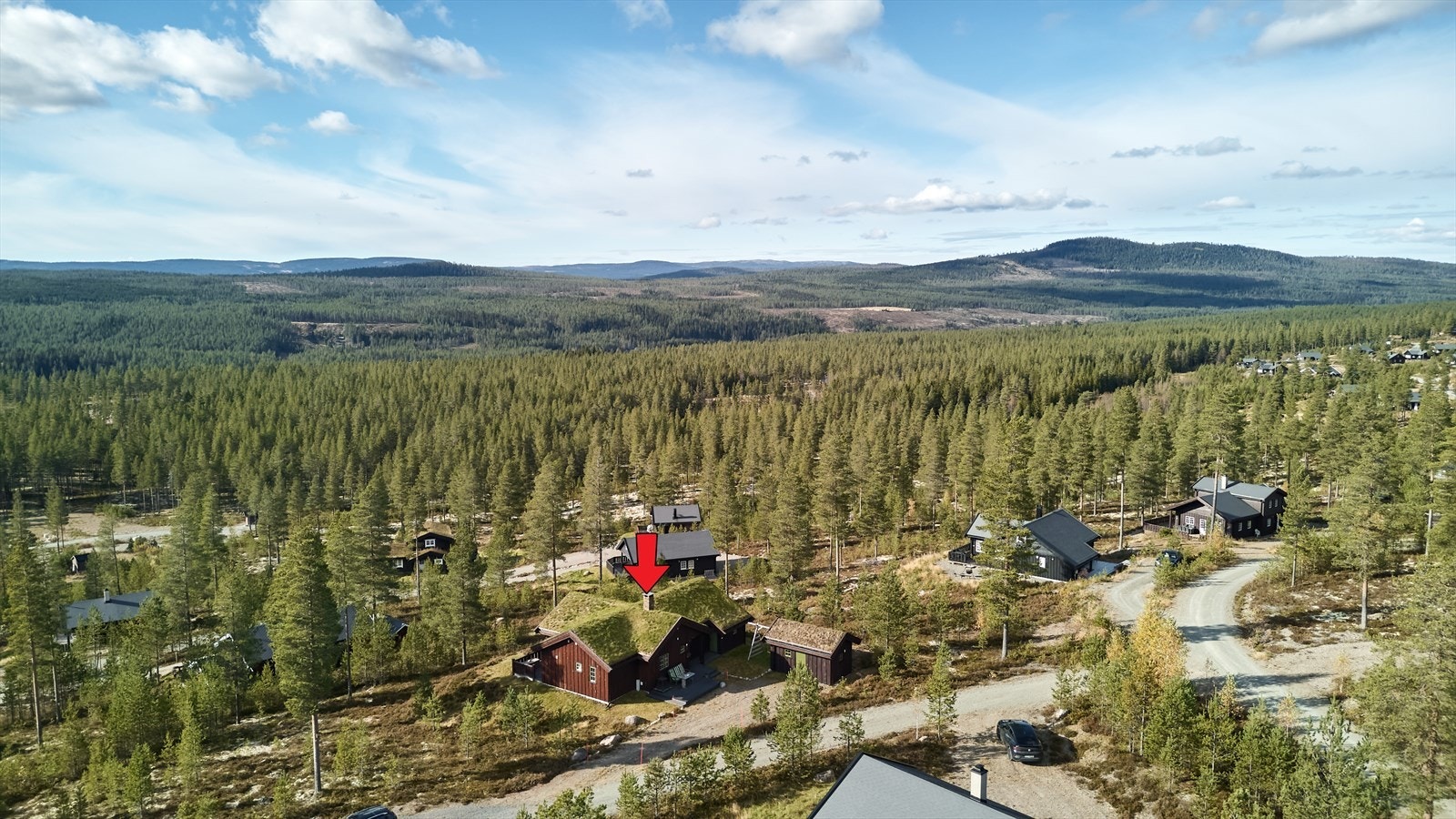 Hytte med beliggenhet i et etablert hytteområde på Furutangen. Galleribilde