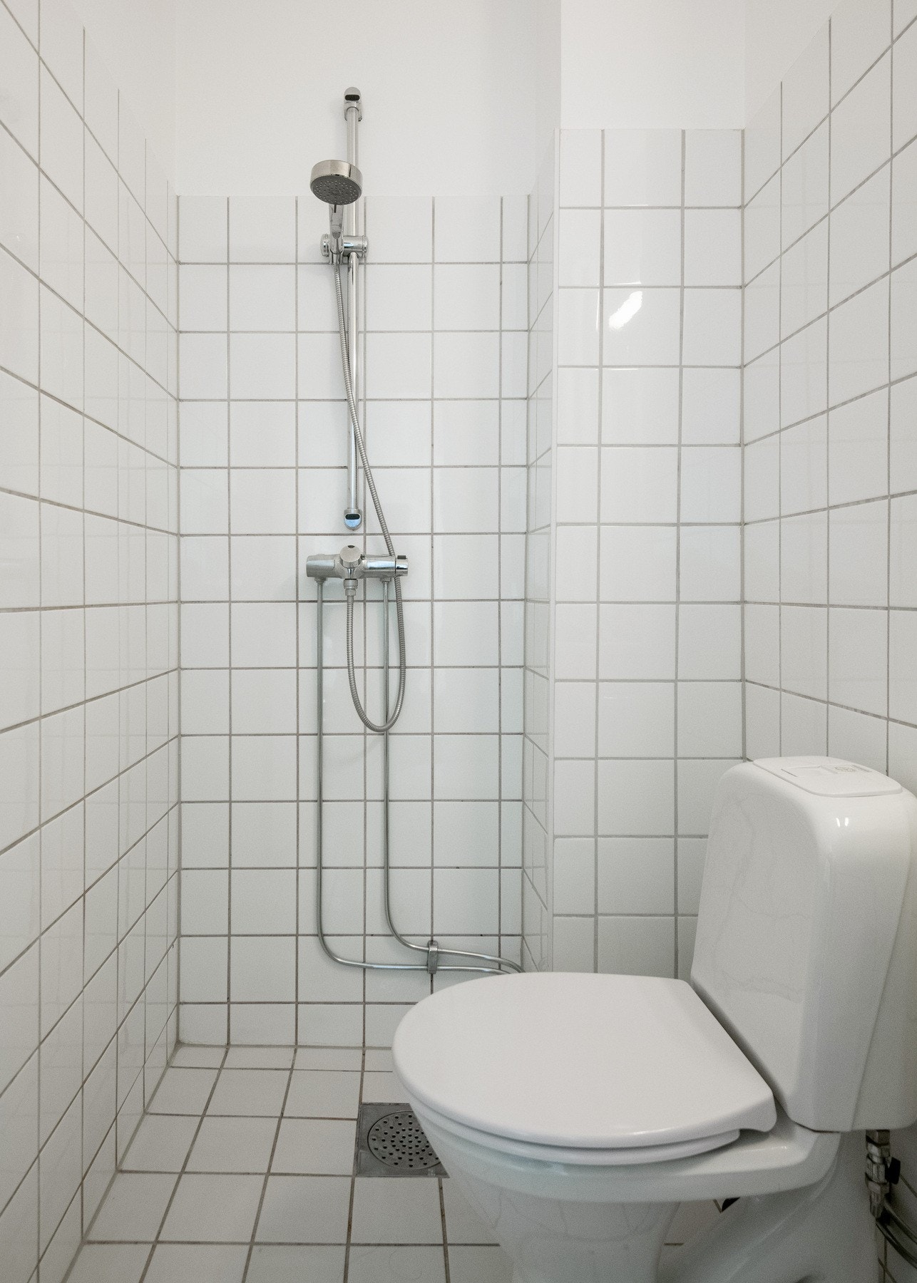 Overflater ble pusset opp i 2011, og nye silikonfuger lagt i 2023. Galleribilde