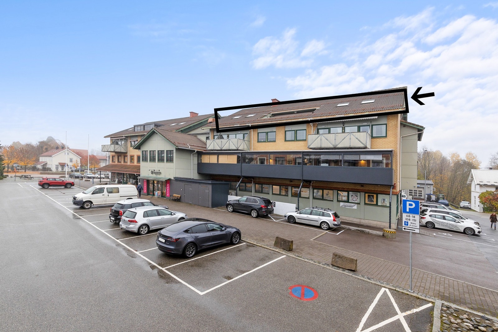 Velkommen til Revåveien 14 - En romslig 3-roms toppleilighet med heis, takterrasse og svært sentral beliggenhet Galleribilde