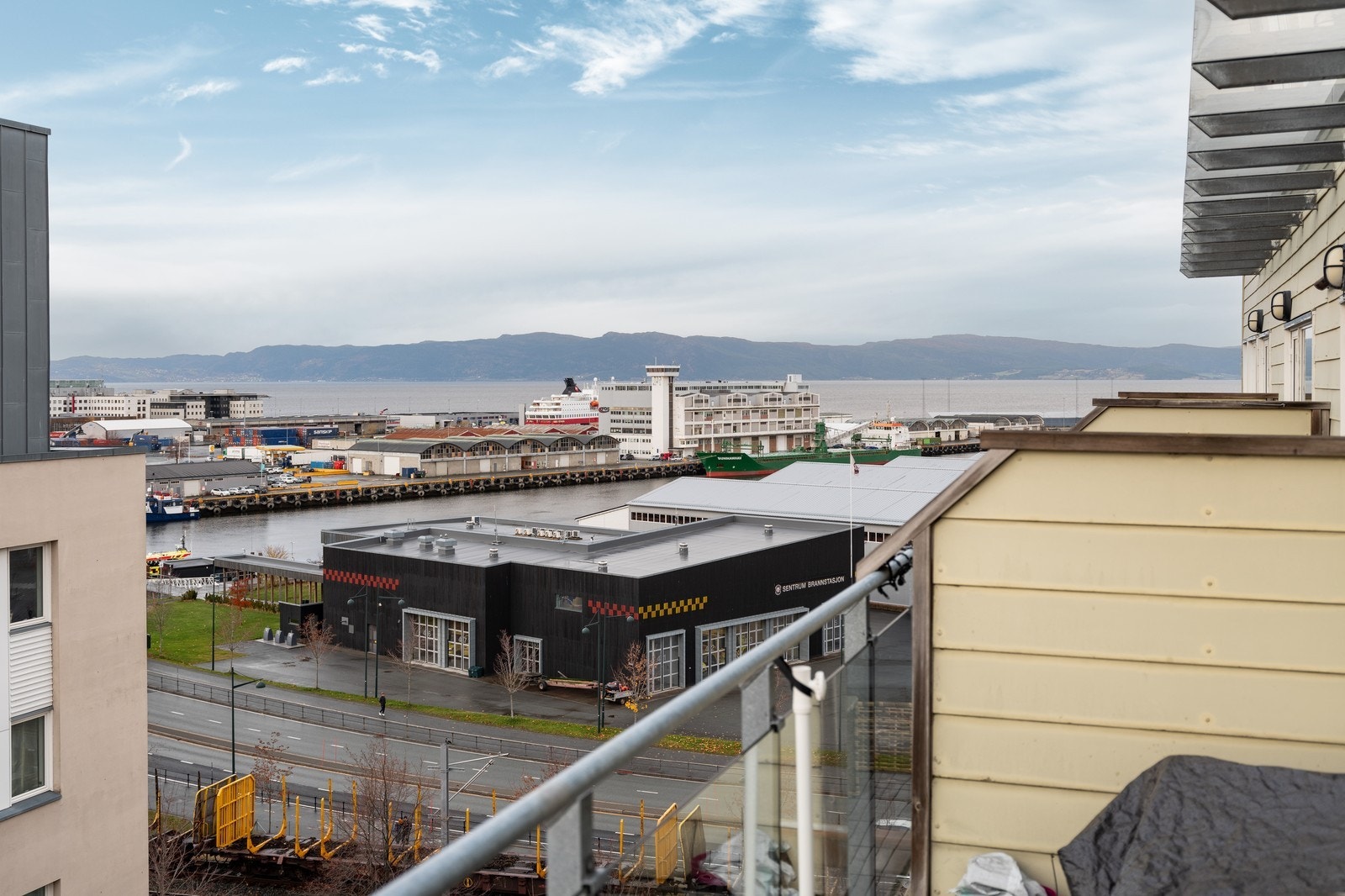 Utsikt over fjorden! Galleribilde