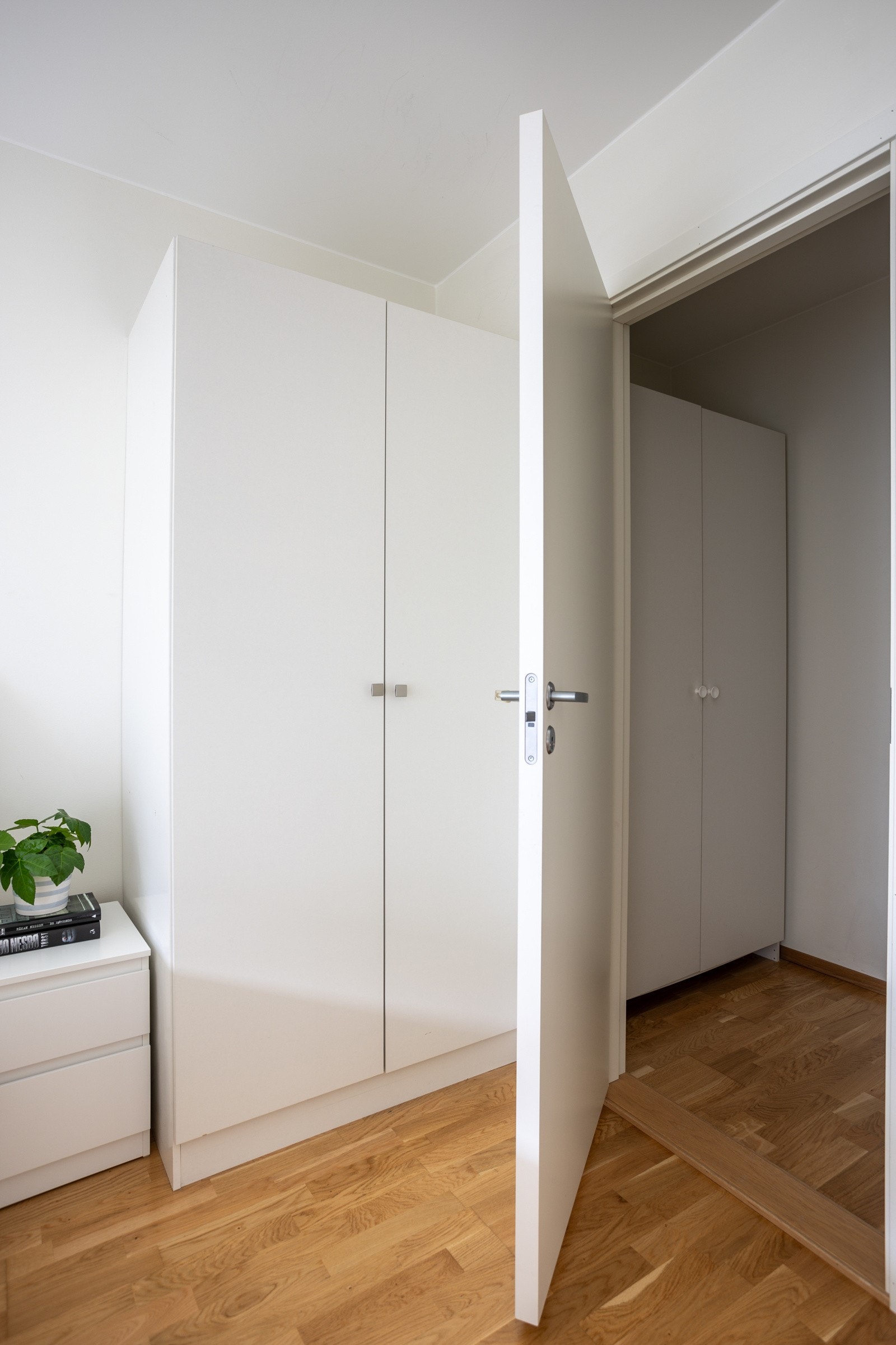 Fra soverommet har du også adkomst til en praktisk innvendig bod. Galleribilde