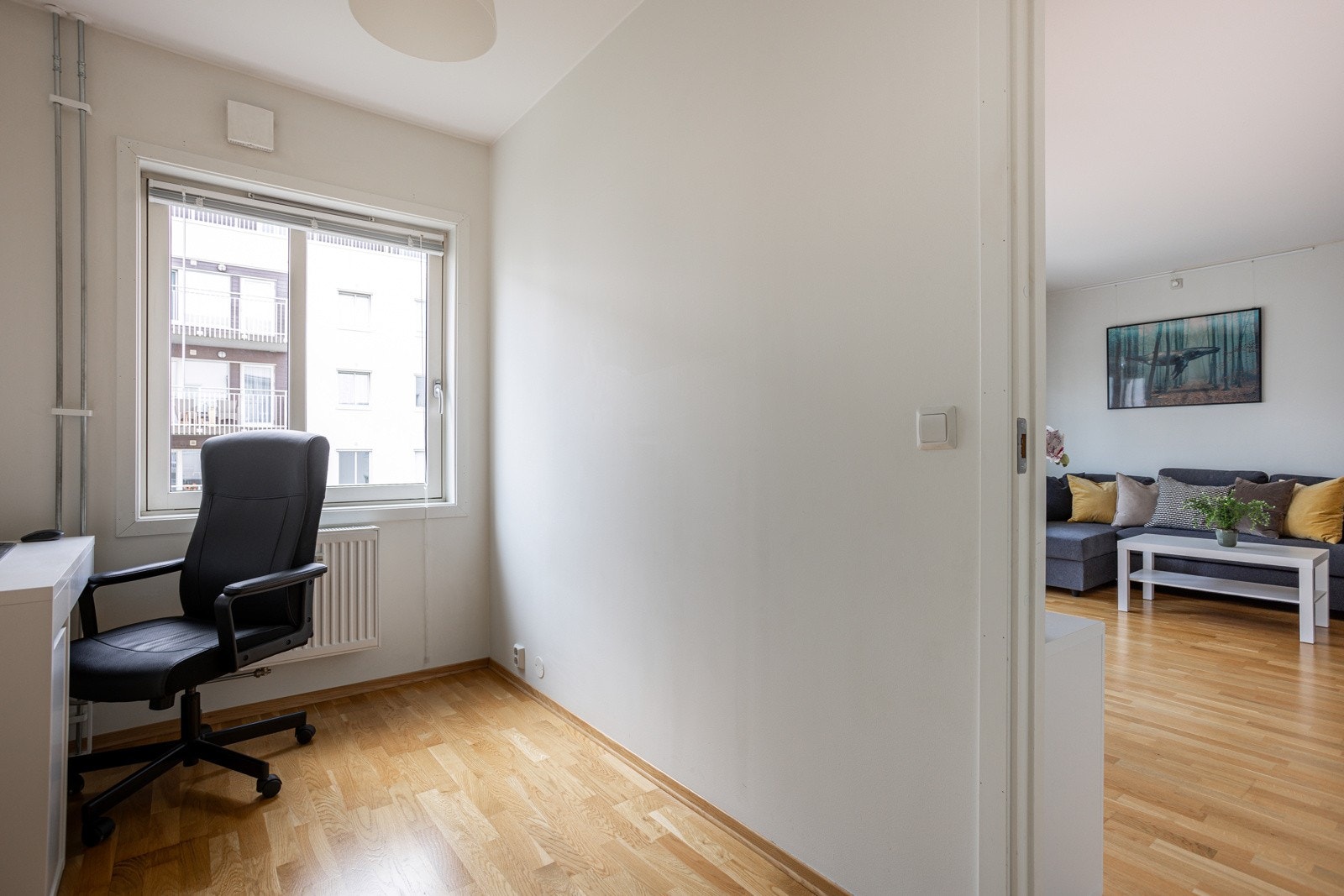 Samme gode standard som resten av leiligheten med parkett på gulv og glatte lysmalte overflater. Galleribilde