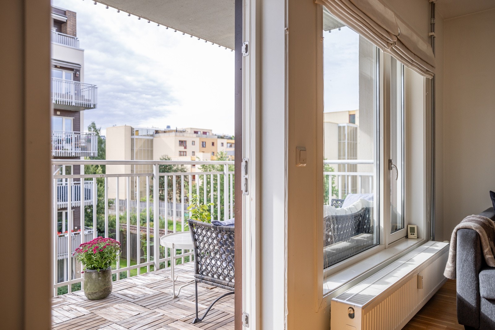 Beliggenheten i høyden og mot syd sørger for gode solforhold. Dette er uten tvil en fin plass for lange og late sommerdager og -kvelder! Galleribilde