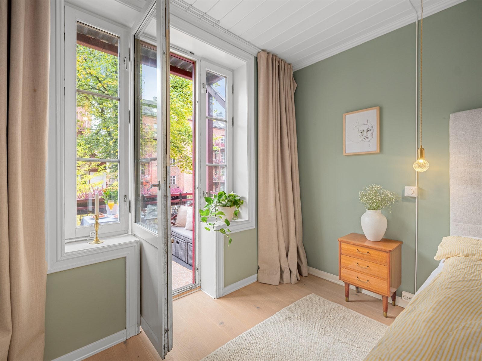 "Vi kommer til å savne det store hovedsoverommet med det fine lyset, her er det deilig å trekke seg tilbake" -selger Galleribilde