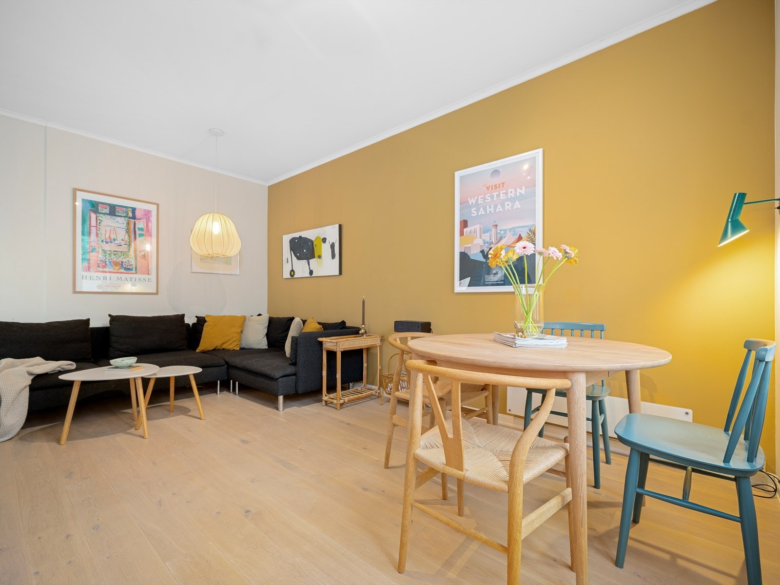 Leiligheten har en svært sentral beliggenhet på Tøyen, kun få minutters gange fra Tøyen Torg. Galleribilde