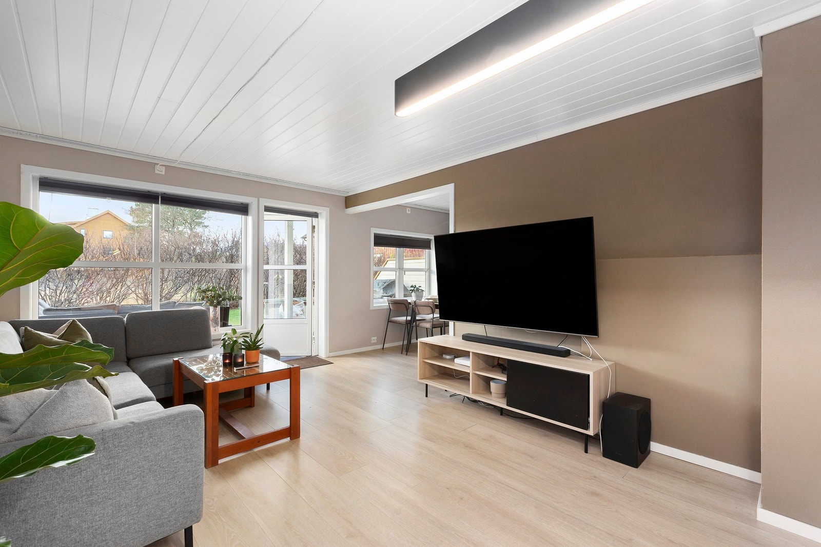 Leiligheten har endebeliggenhet og enkel adkomst i 1. etasje. Galleribilde