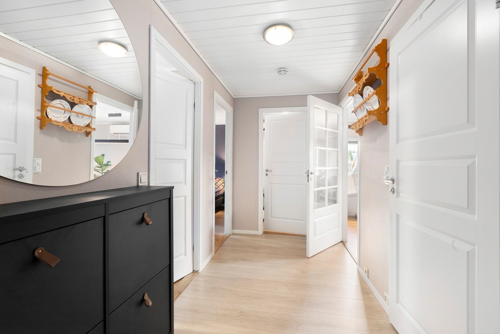 Husleien inkluderer bredbånd, kommunale avgifter, renovasjon, bygningsforsikring, mv. Galleribilde