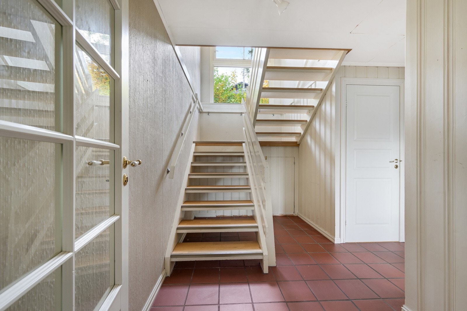 Luftig og lyst trapperom Galleribilde