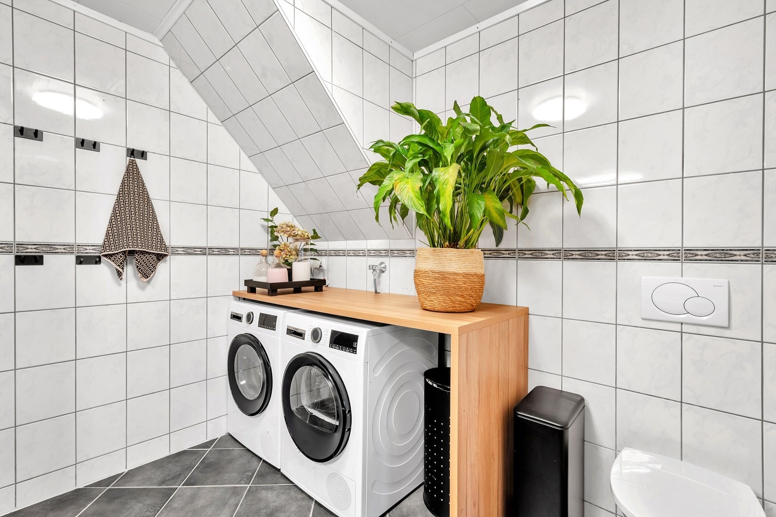 Praktisk løsning for vaskemaskin og tørketrommel. Galleribilde