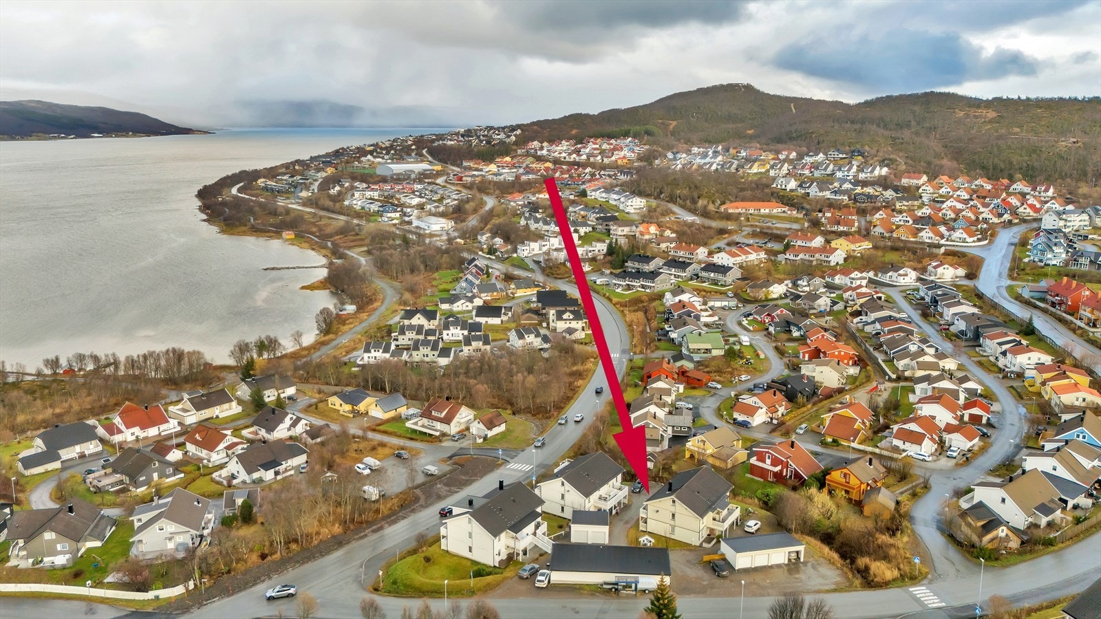 Nærhet til skole, butikk og barnehage. Galleribilde