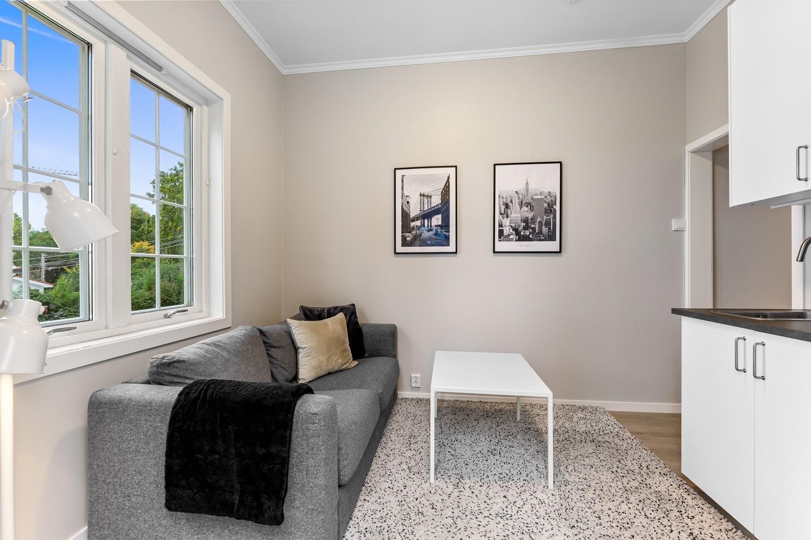 Praktikantdelen har egen inngang og ligger i husets 1. etasje. Galleribilde