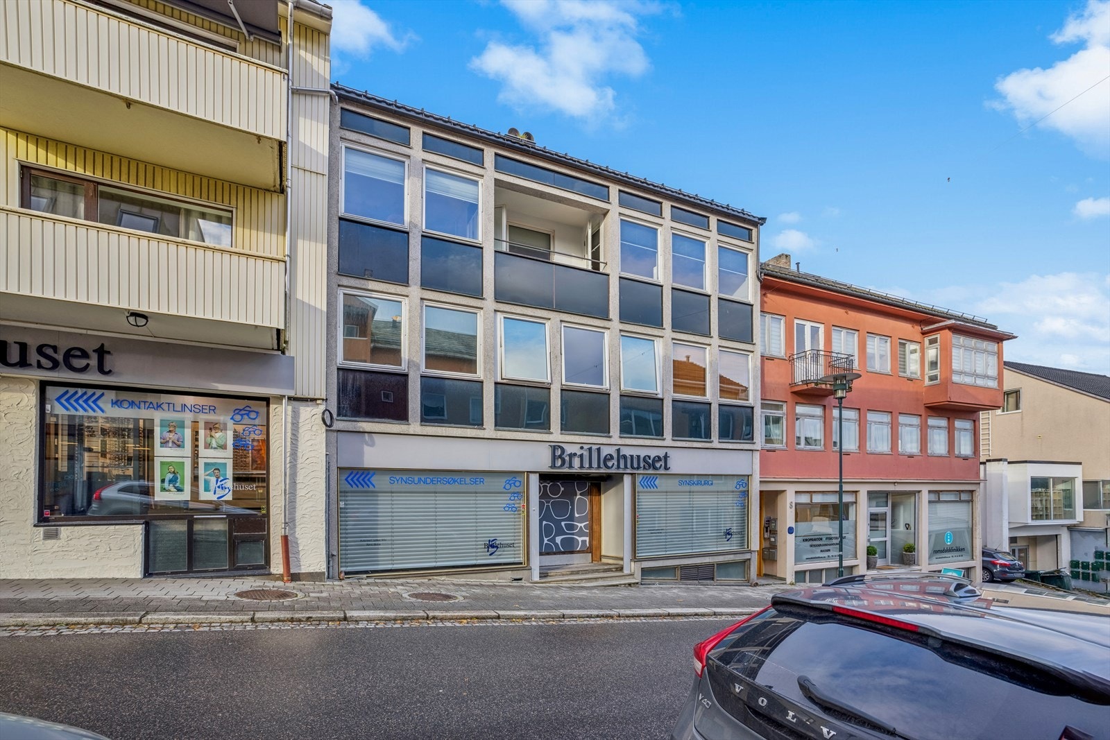 I sentrum finner du blant annet koselige kafeer, restauranter, butikker, kjøpesenter, Molde kino og Moldebadet. Galleribilde