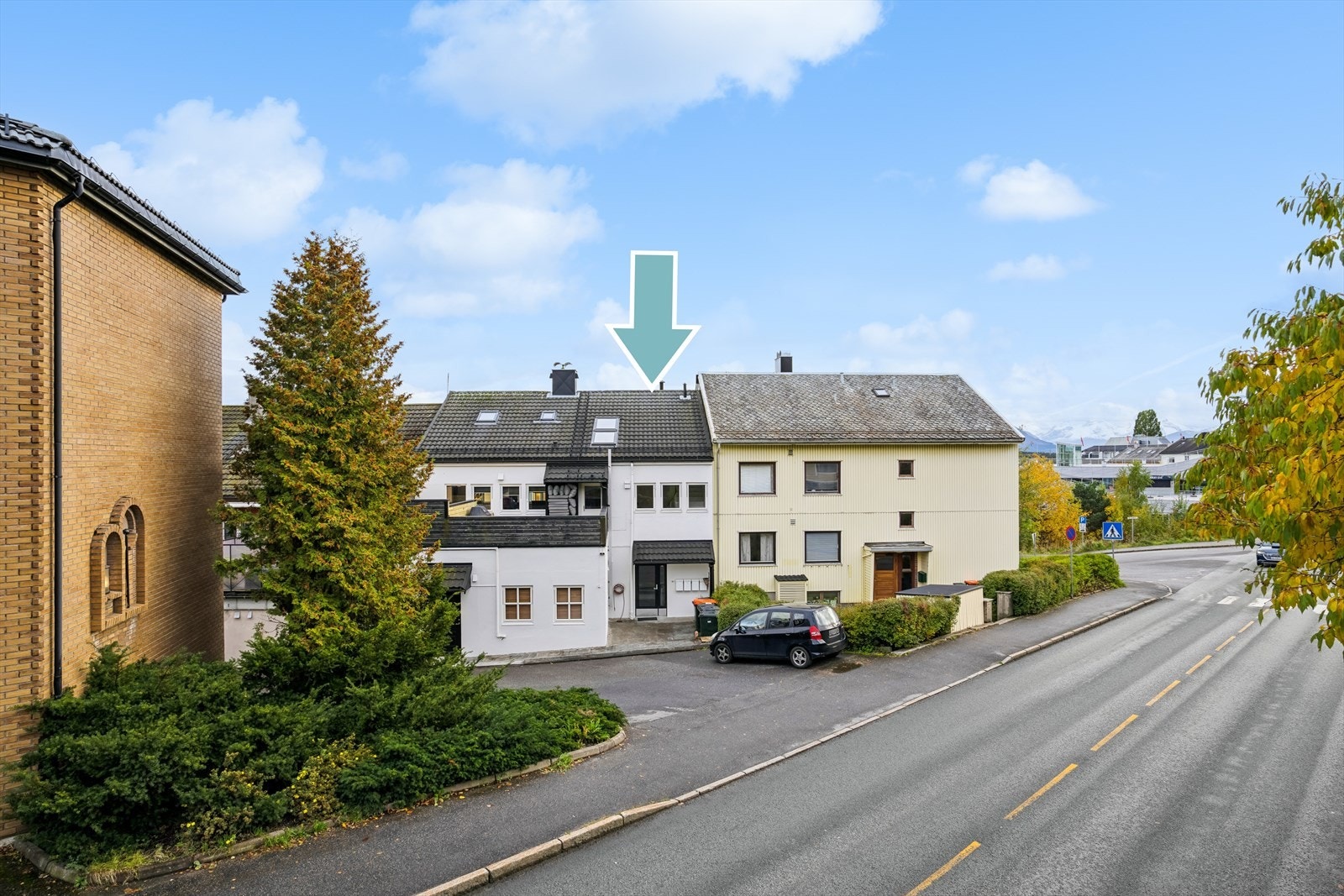 Leiligheten ligger svært sentralt til med gangavstand til alt Molde sentrum har å tilby. Galleribilde