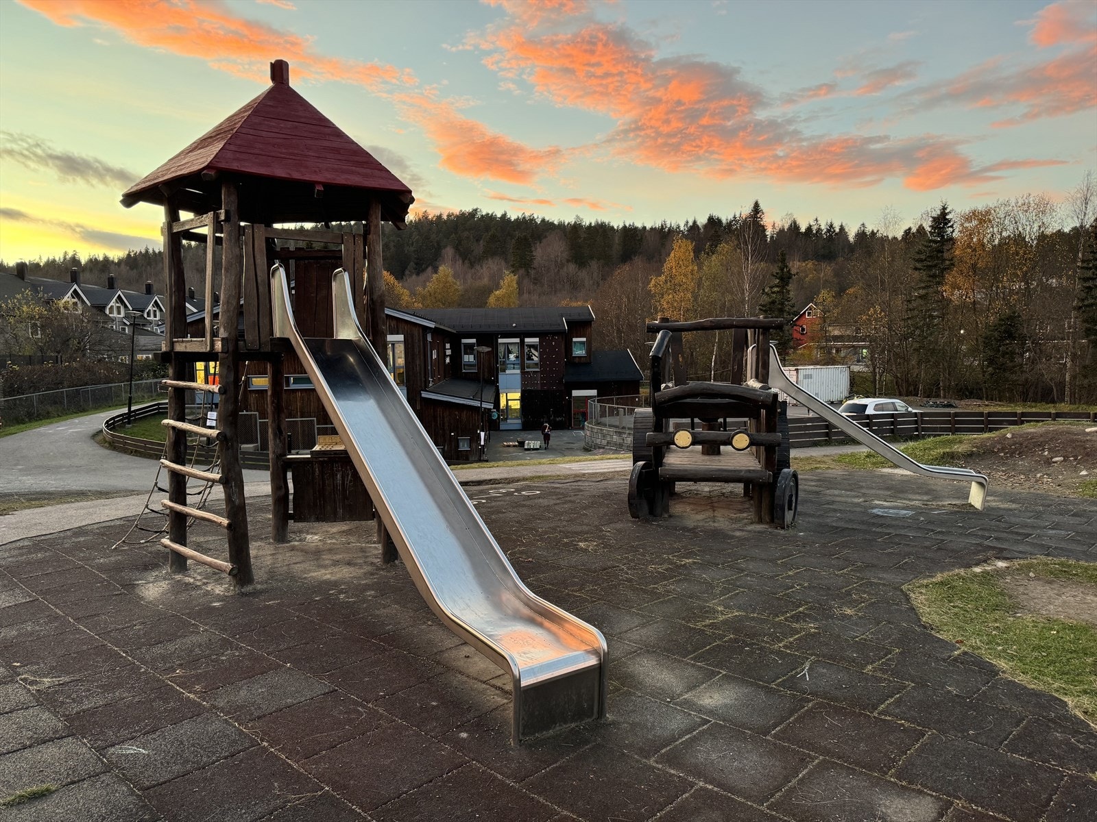 Området er svært barnevennlig med nærhet til en rekke barnehager og skoler Galleribilde