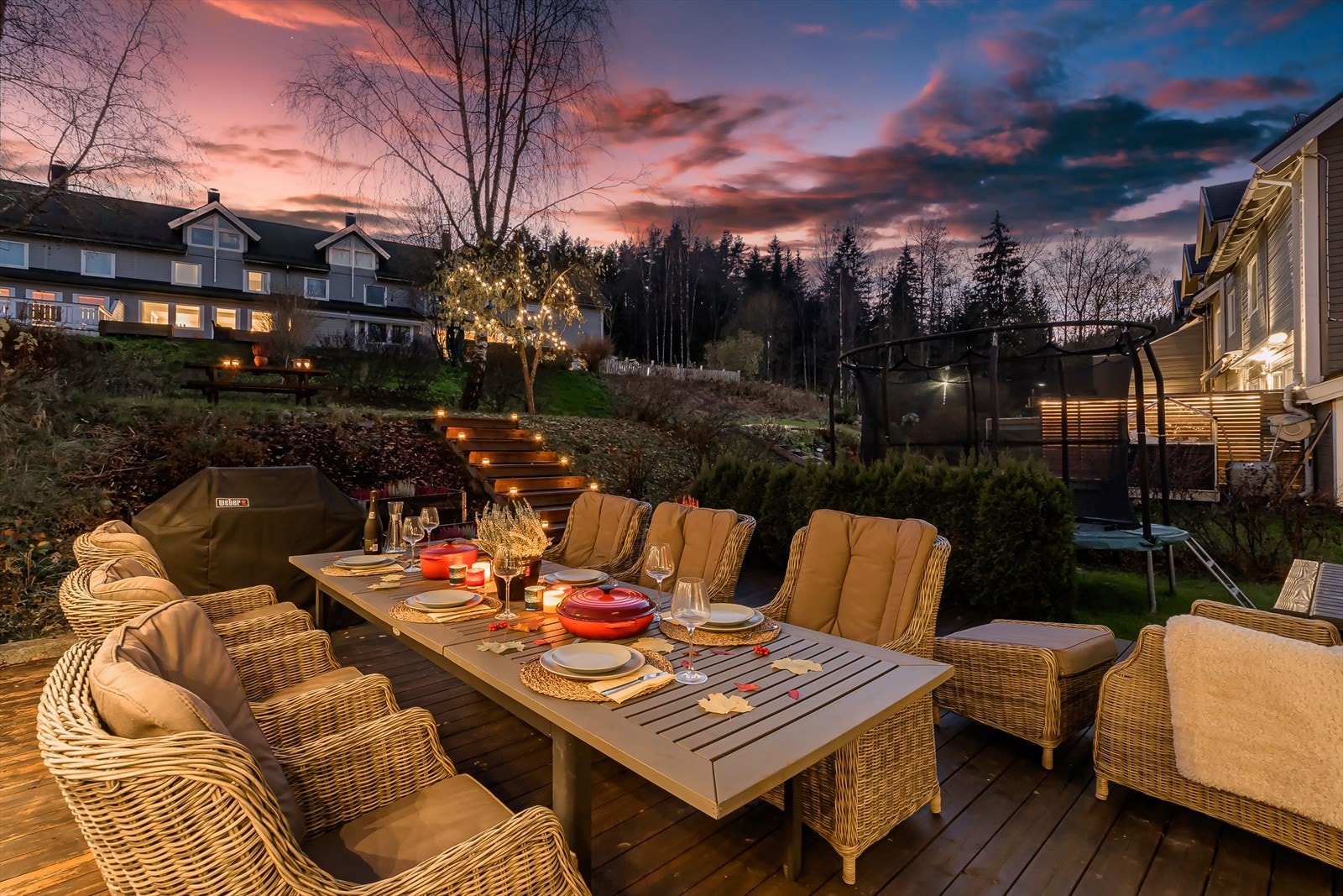 Terrassen vender ut mot pene utearealer Galleribilde