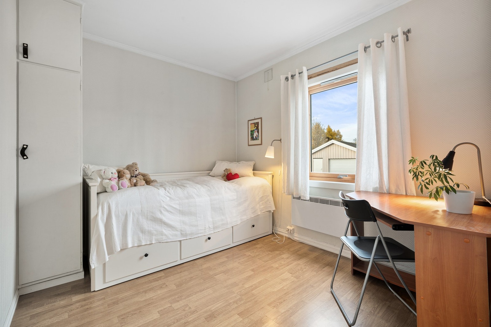 Soverom 2 er på ca. 8,4m². Galleribilde