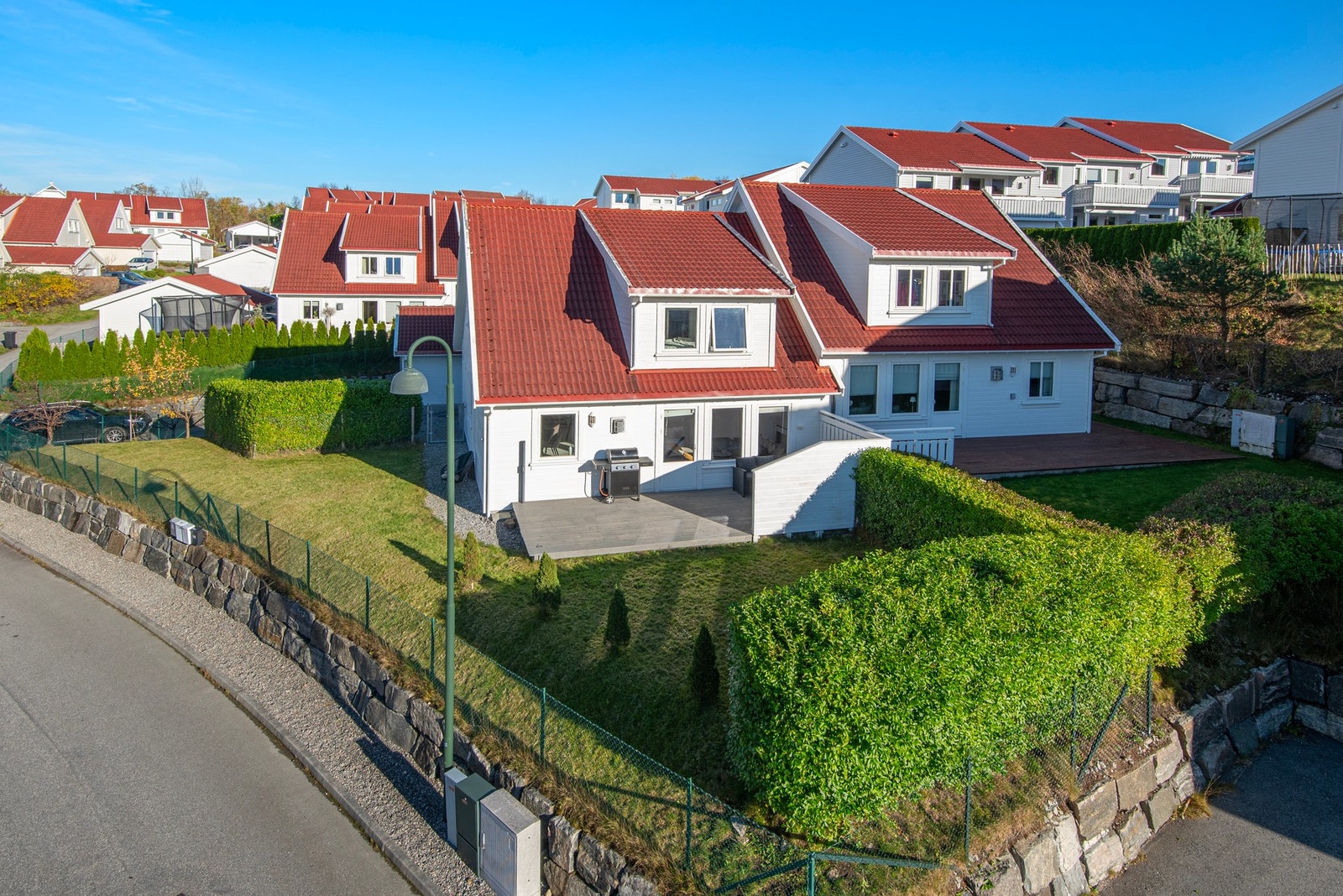 EiendomsMegler 1 v/ Martine Ekornes har gleden av å presentere Remviksvingen 13! Galleribilde