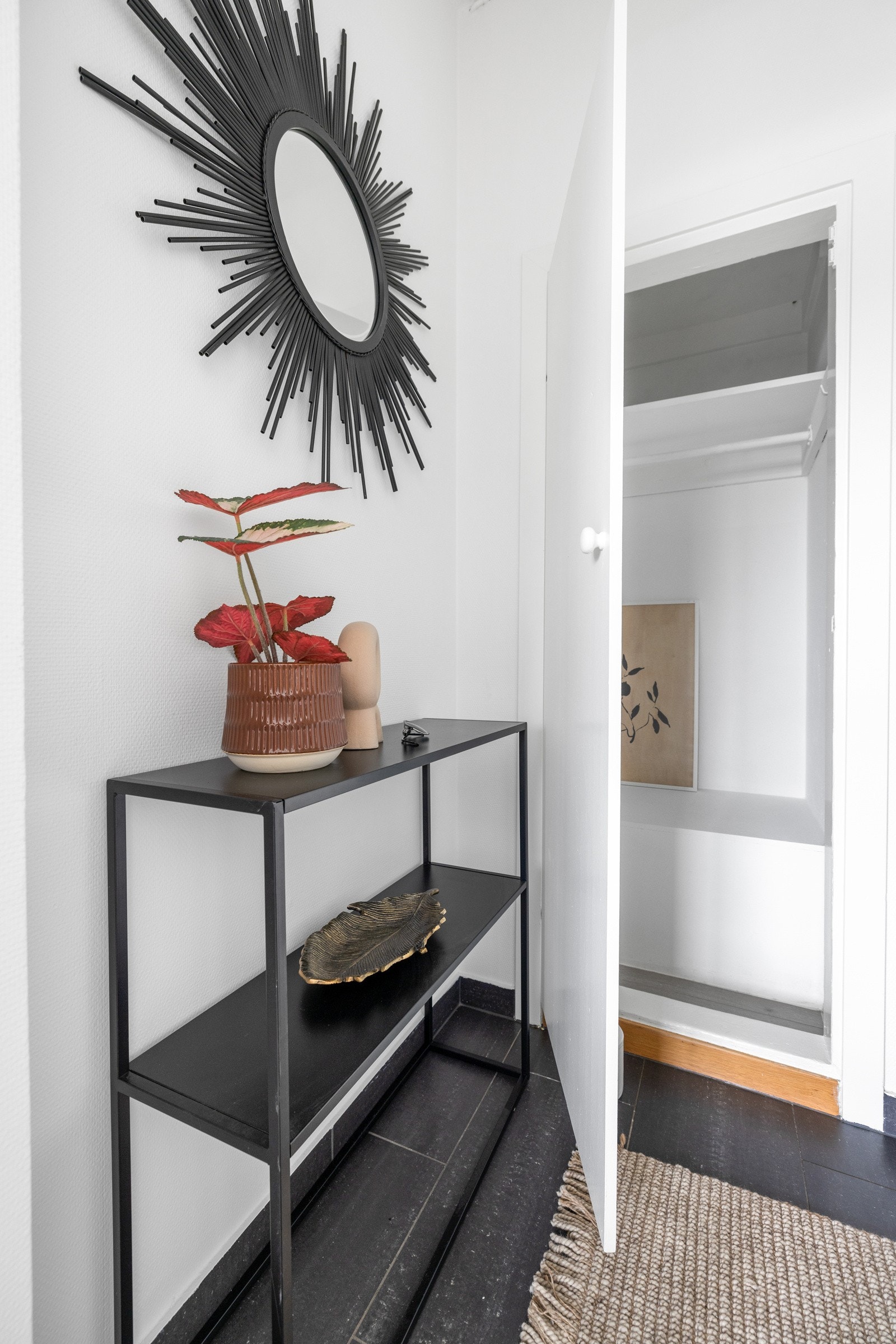 Innvendig kott med tilgang fra entré. Galleribilde