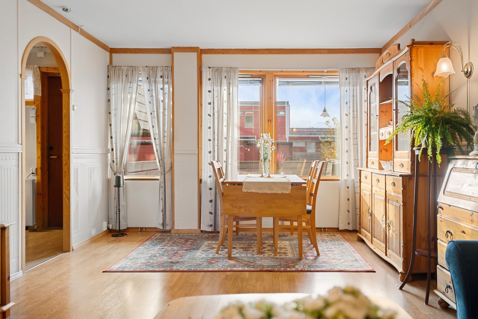 Da blokkene ble bygd på 70-tallet ble det vektlagt fleksibilitet i boligene ved bruk av flyttbare lettvegger. Galleribilde