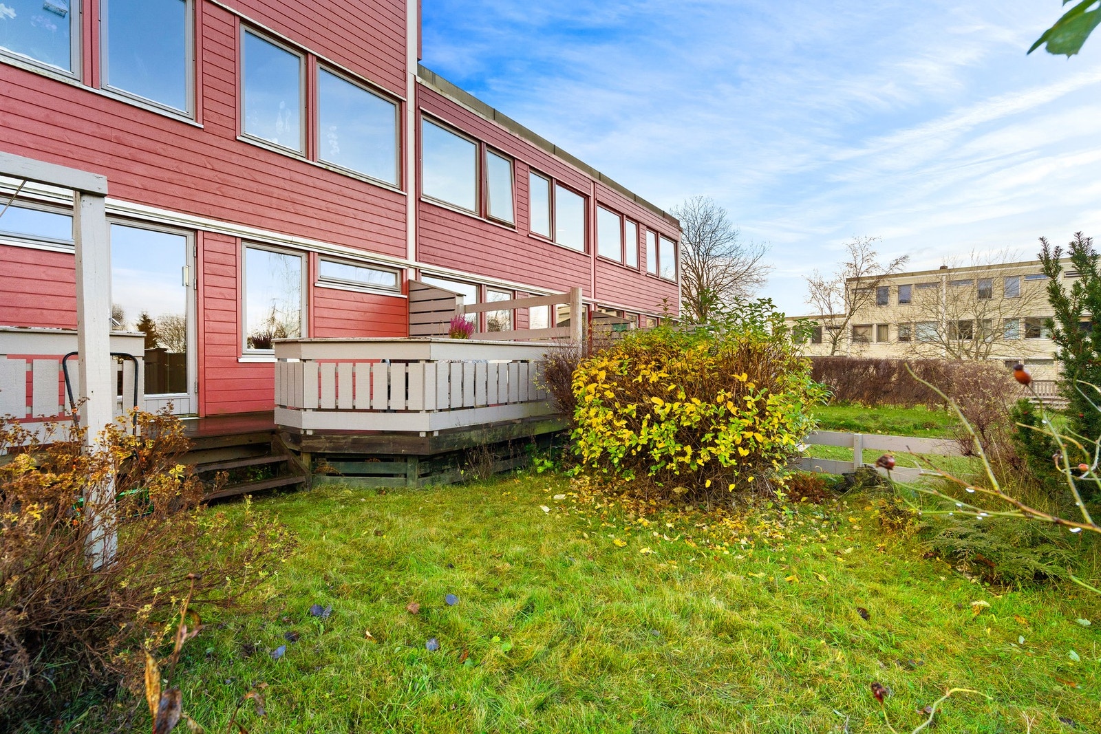 Du har en skjermet, privat hageflekk på østsiden av boligen. Galleribilde