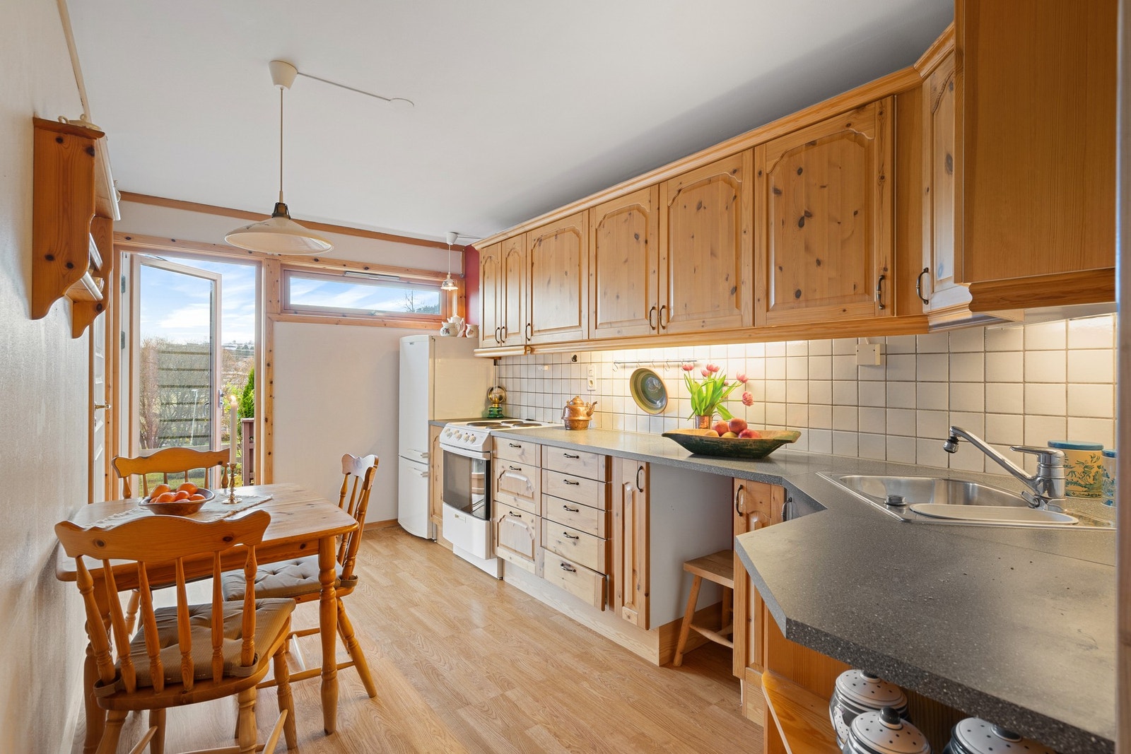 Romslig separat kjøkken på 10,4 kvm. Galleribilde