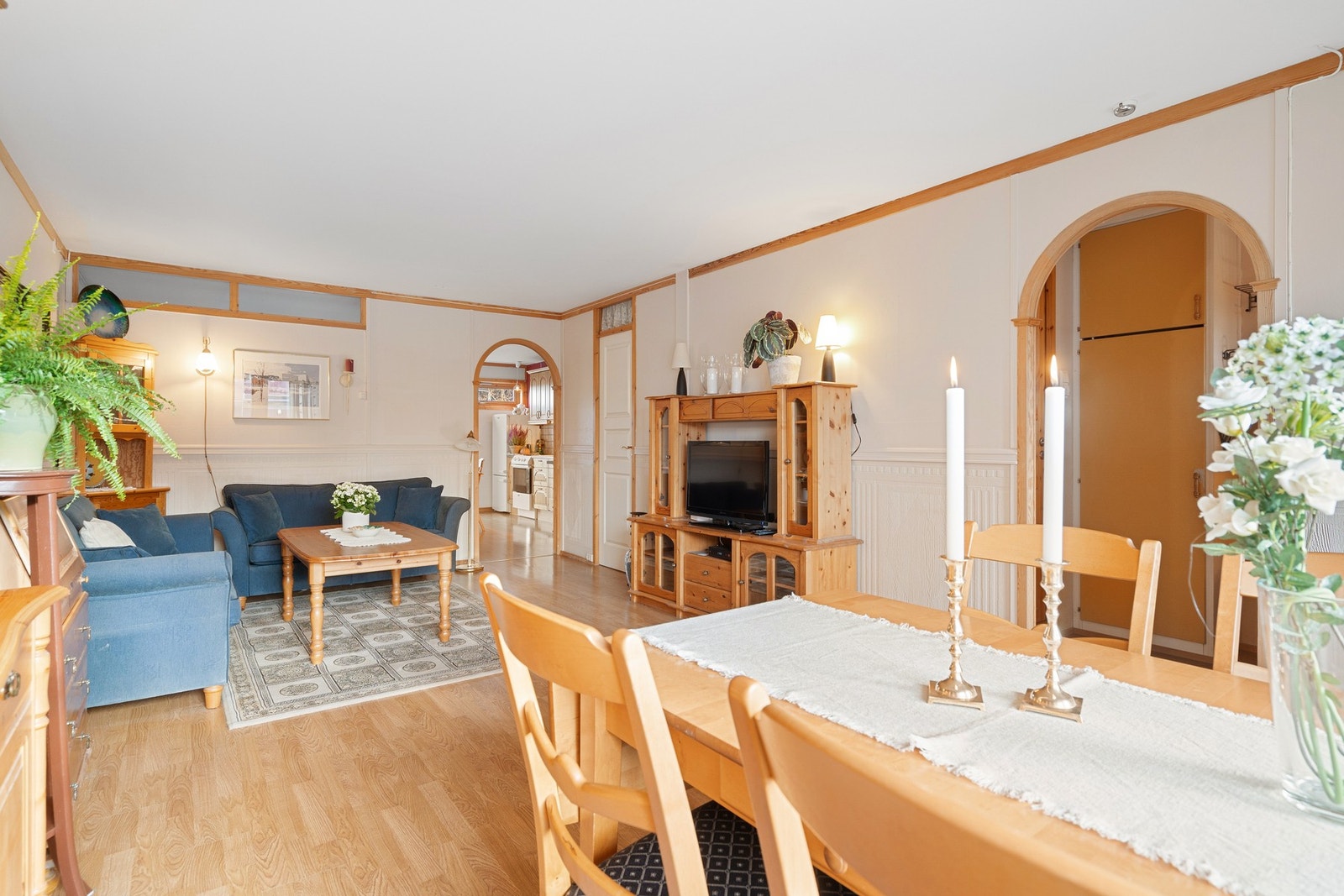 Oppvarming via fjernvarme, som er inkludert i felleskostnadene. Galleribilde