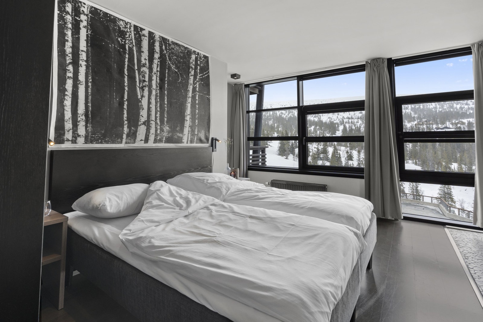 Fantastisk hovedsoverom med nydelig utsikt mot fjellheimen, Bøseter og alpintbakken. Galleribilde