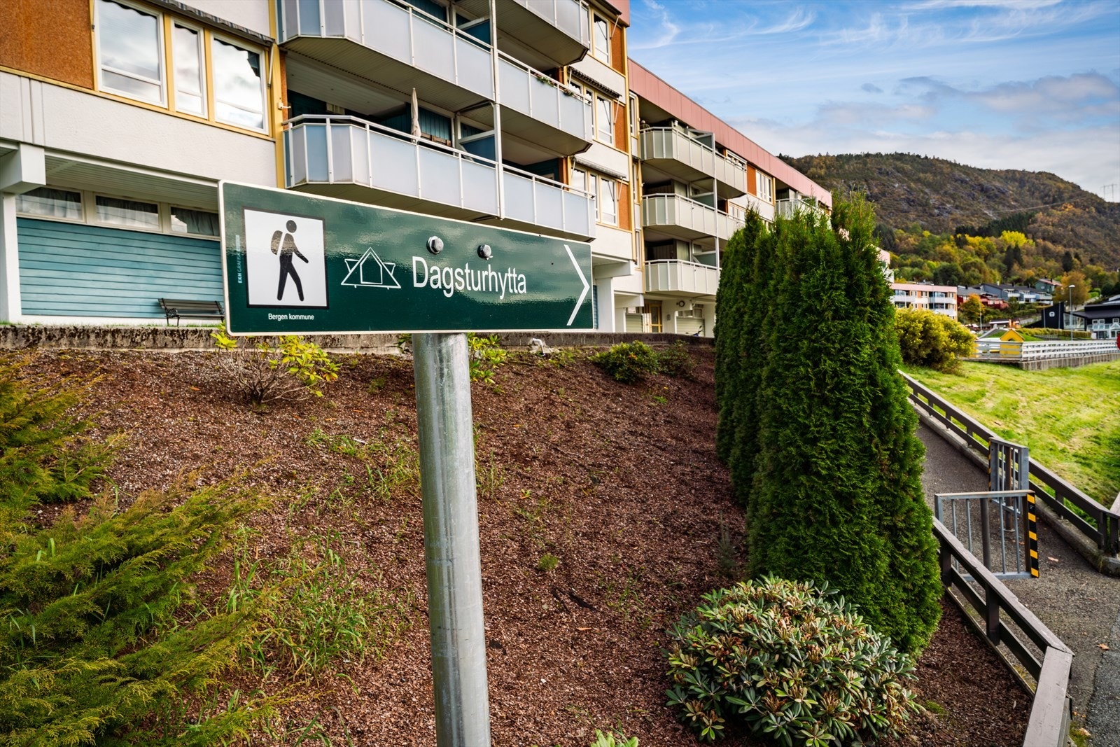 - Det er kort vei til flotte turmuligheter som blant annet nye dagsturhytta, Arnanipa, Repardalen og Gullfjellet - Galleribilde