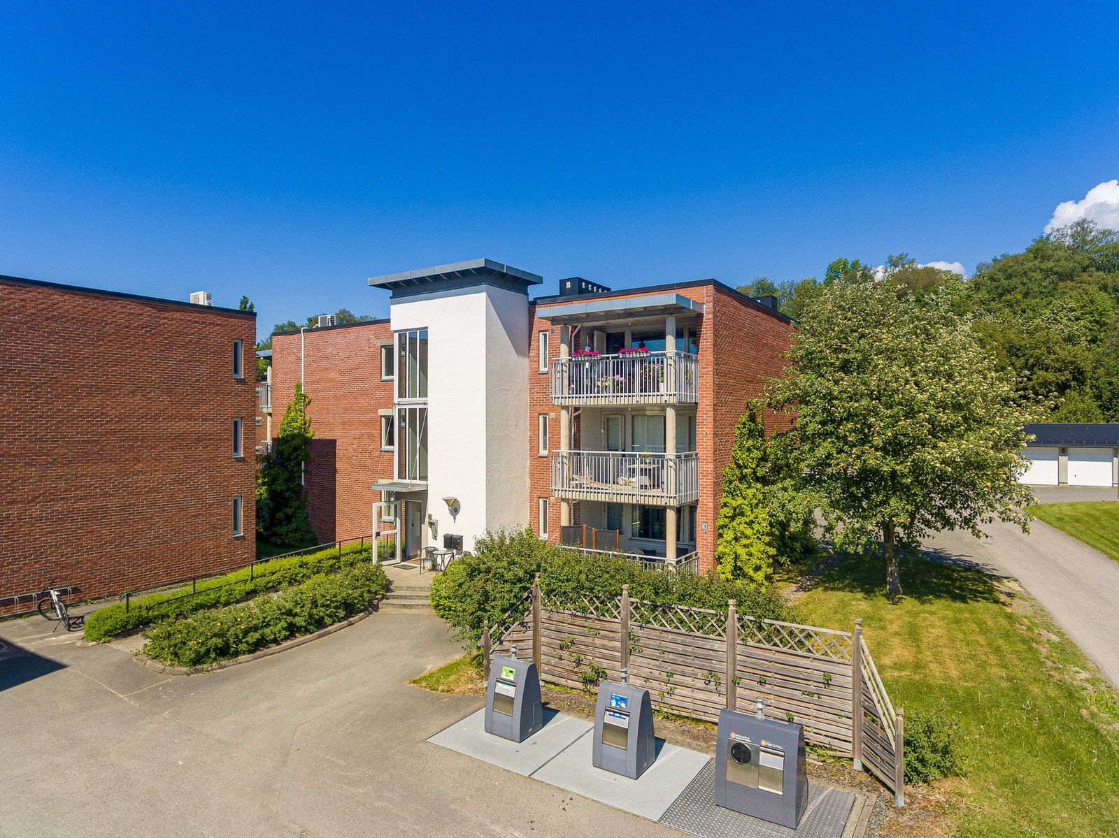 Inngangsparti. Galleribilde