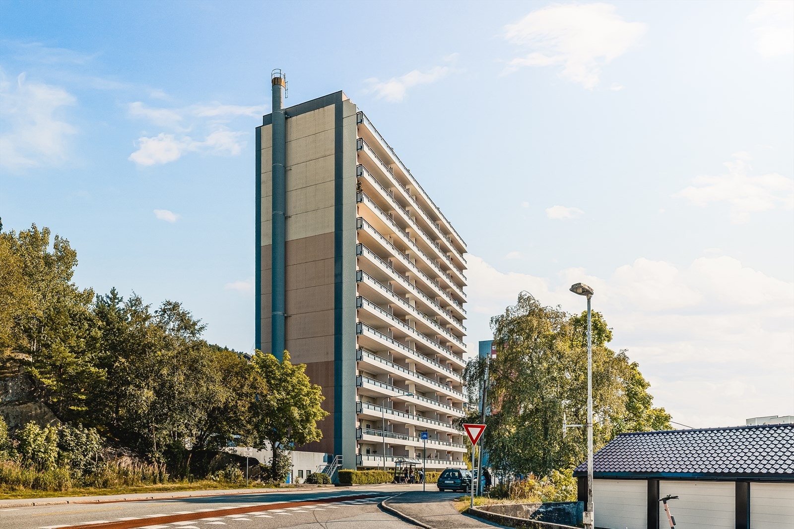 Velkommen til Helleveien 267! Leiligheten har beliggenhet i byggets 11. etasje Galleribilde