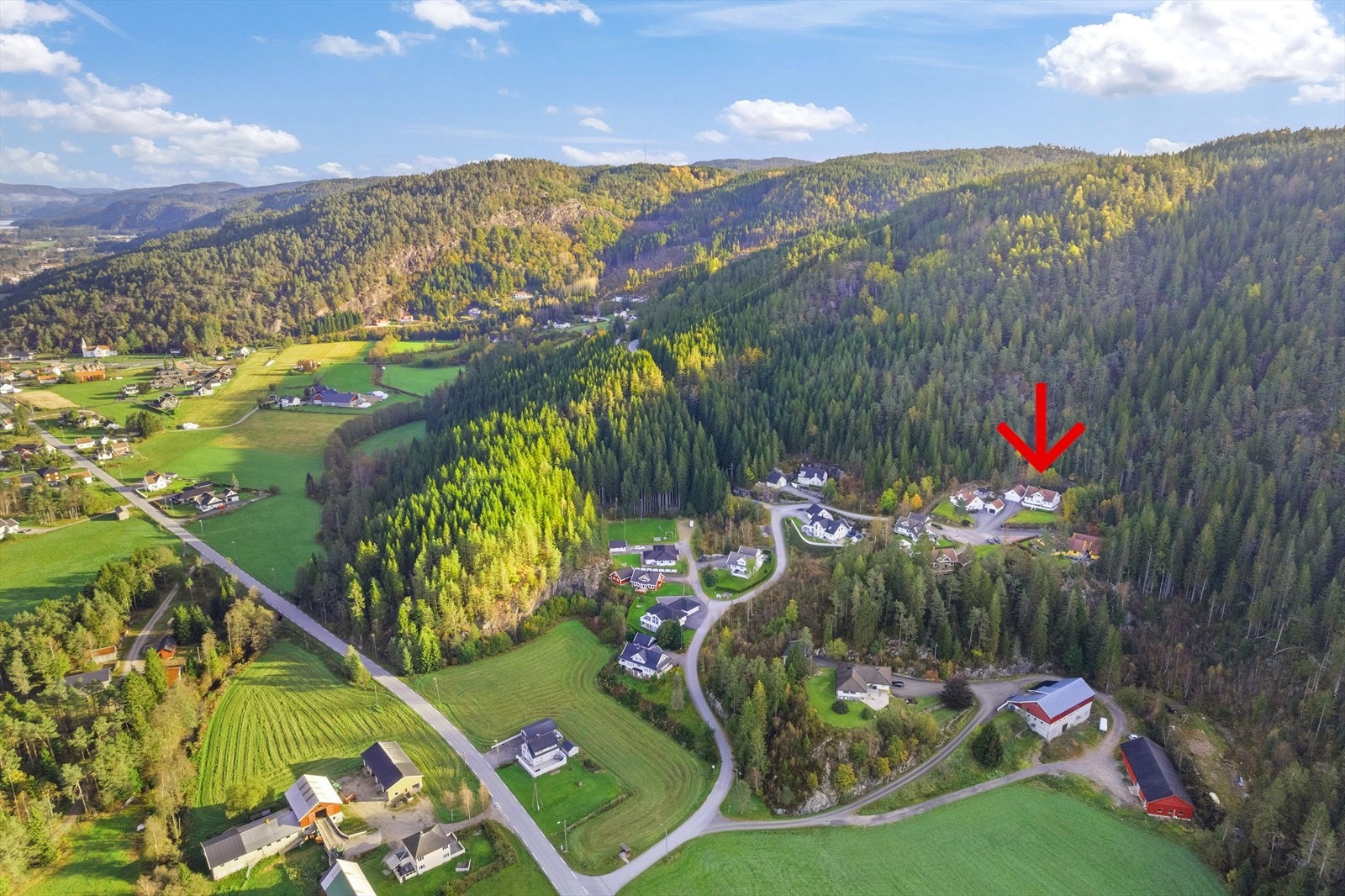 Boligen ligger sentralt til, en liten kjøretur fra Konsmo sentrum Galleribilde