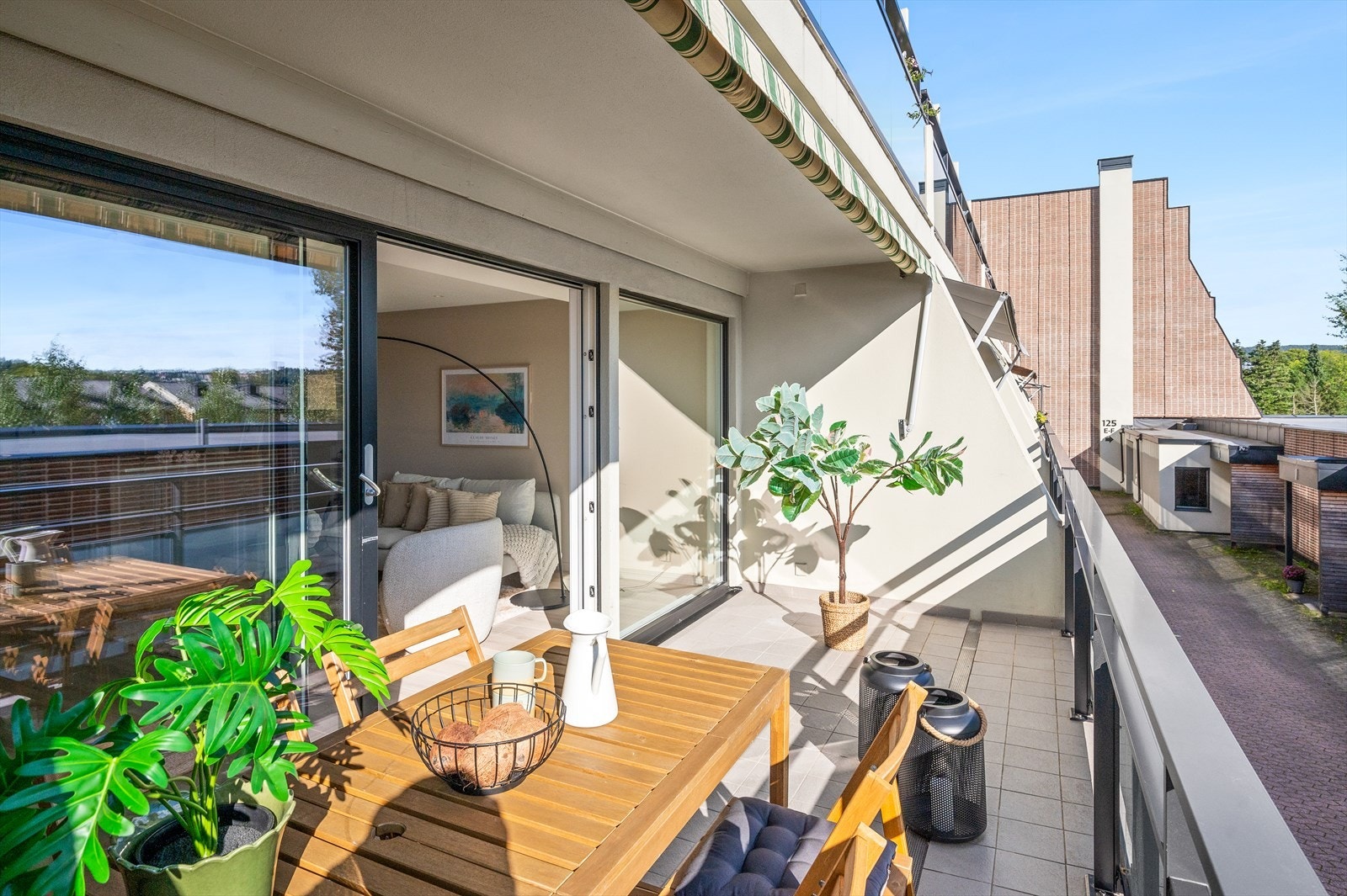 Stor solrik balkong på 12 kvm. vendt mot syd Galleribilde