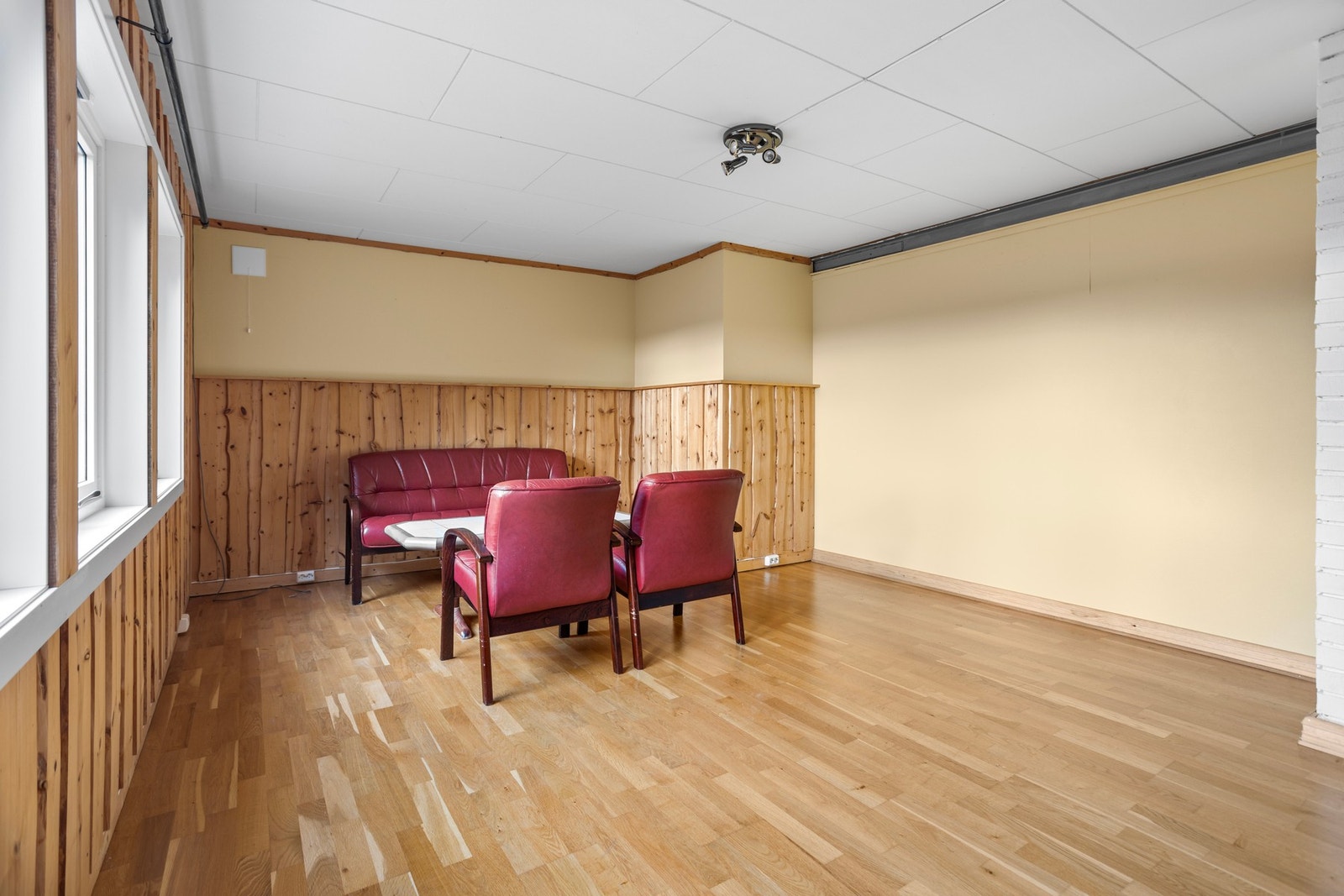 Lys og trivelig kjellerstue på ca.19,5 kvm. Galleribilde