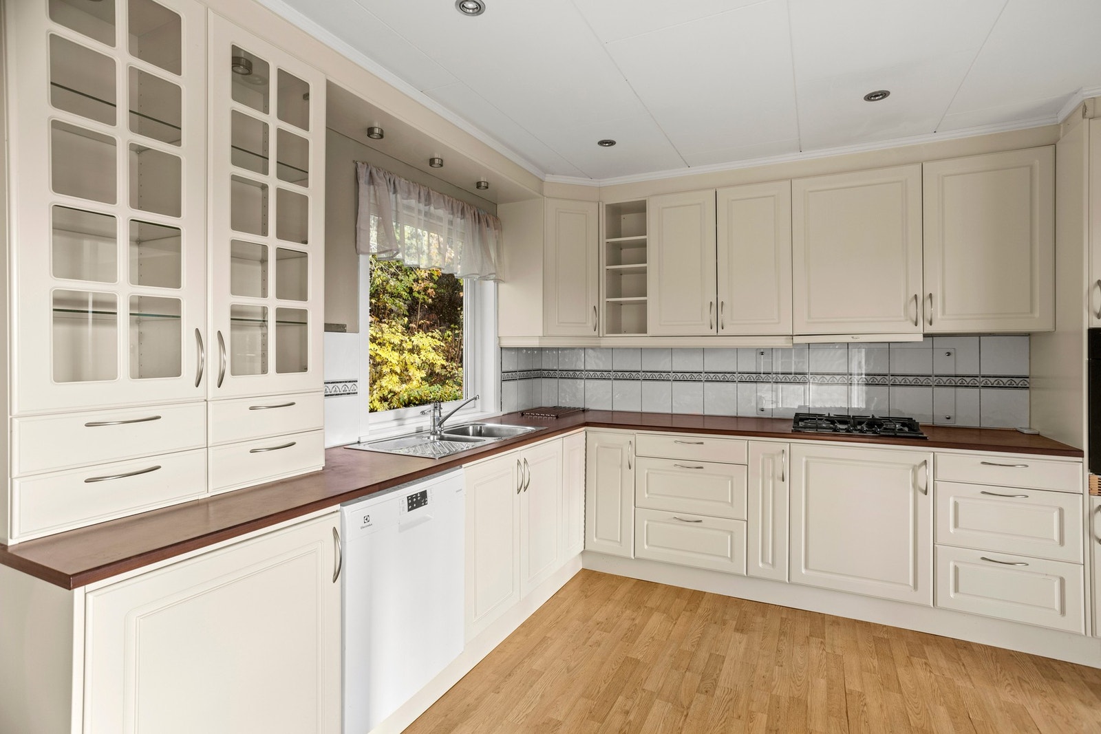 Praktisk innredning med my oppbevaringsplass Galleribilde