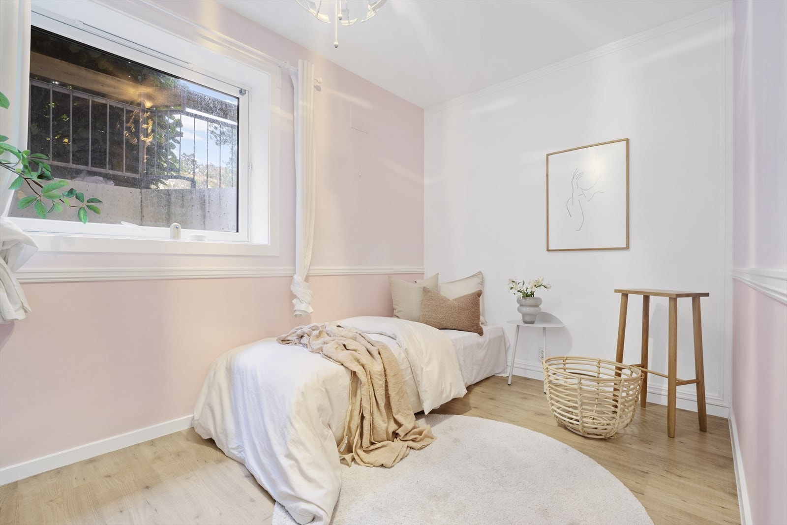 Lyst og pent soverom på 8,7 m². Galleribilde