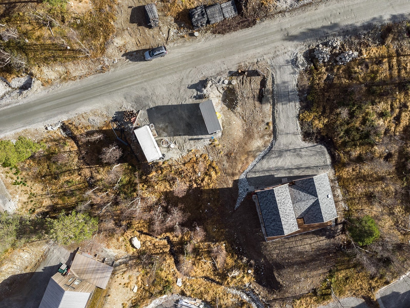 Dronebilde av tomten sett fra fugleperspektiv Galleribilde