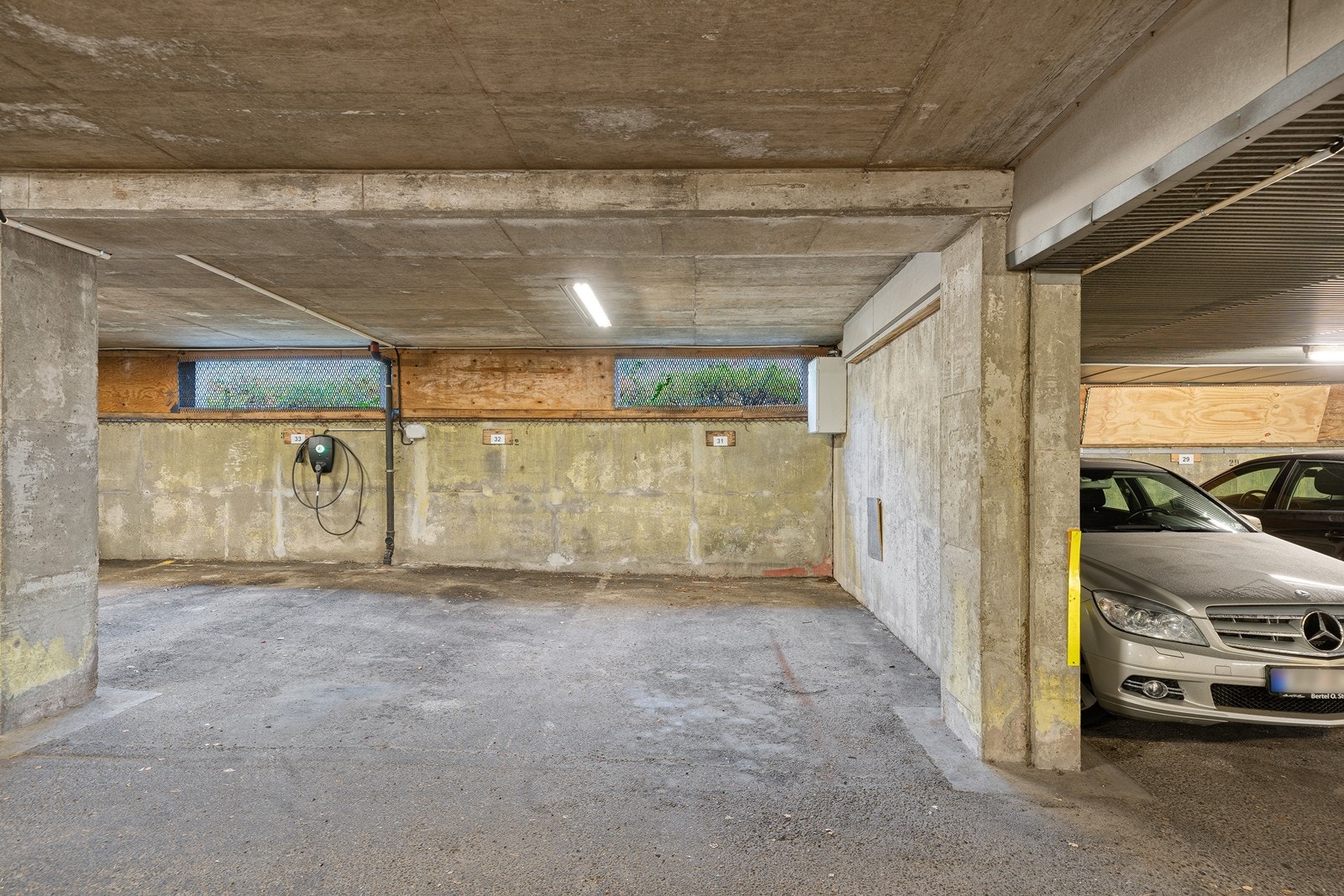 Garasjeplass Galleribilde