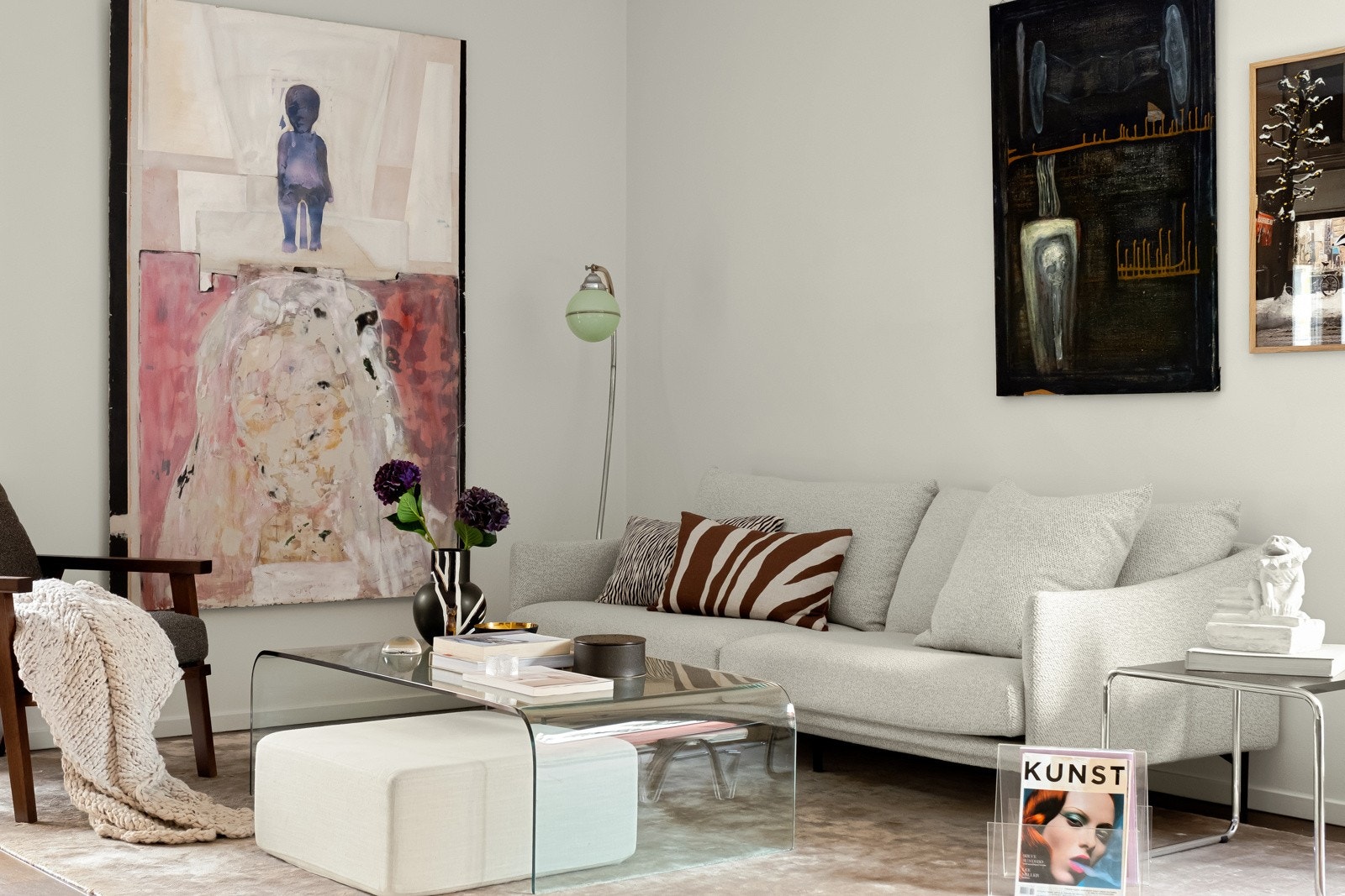 I stua er det en fin og god plass til sofagruppe, og ulike muligheter for innredning. Galleribilde