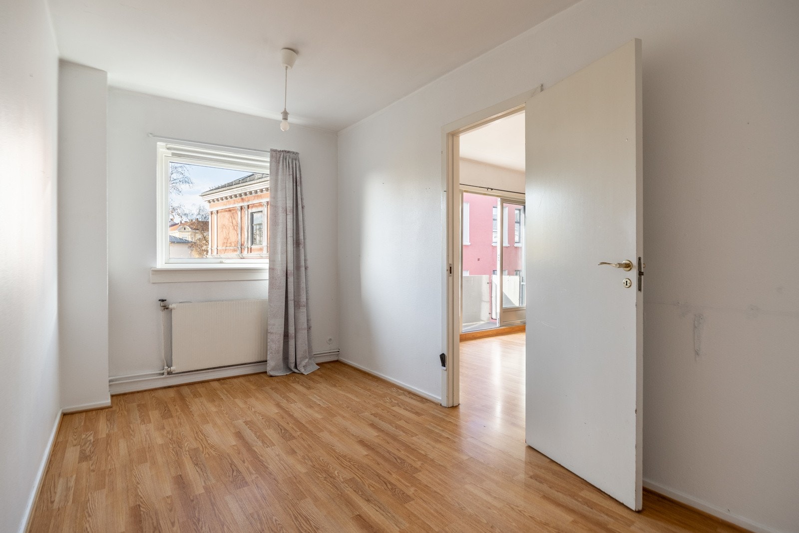 Leilighetens soverom er av god størrelse. Galleribilde